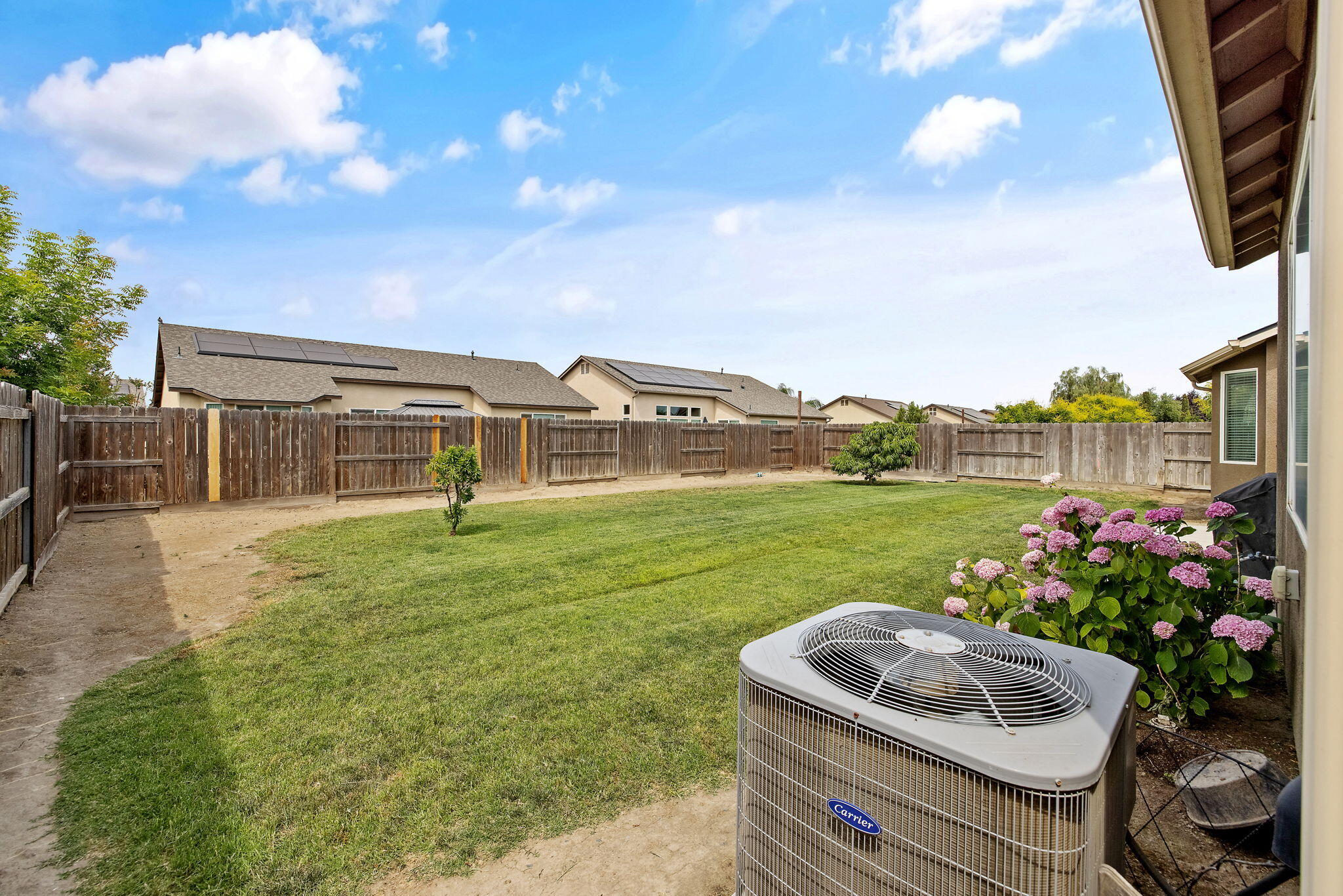 3316 Tradewinds Ave, Tulare, CA 93274