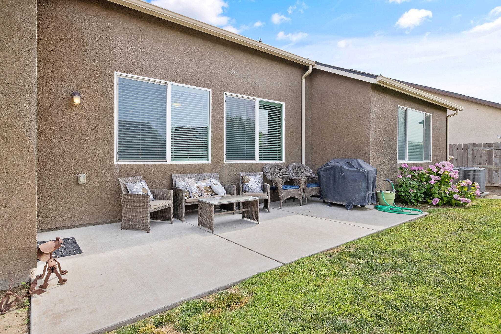 3316 Tradewinds Ave, Tulare, CA 93274
