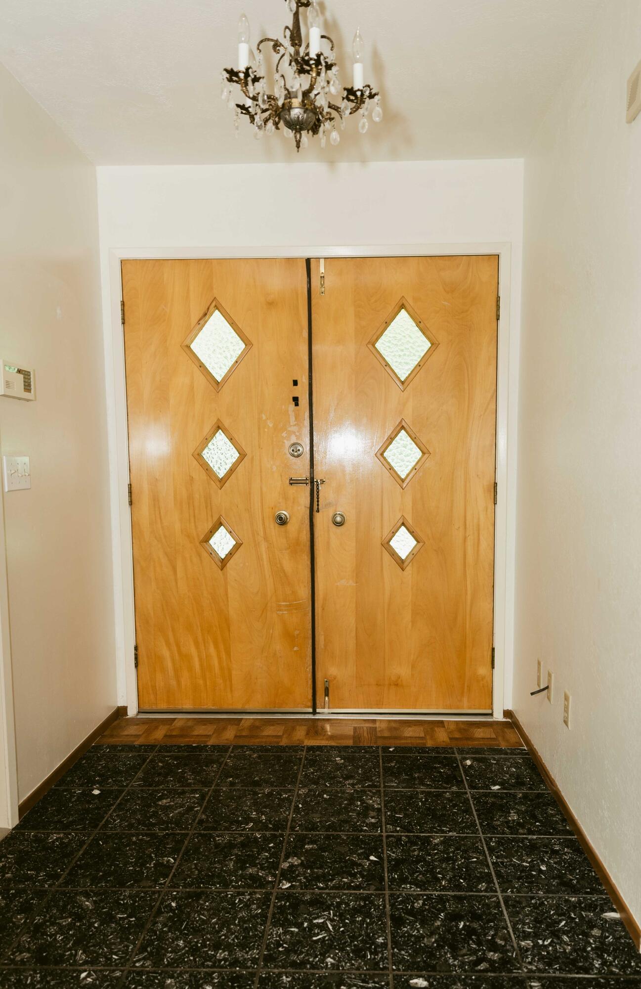 132 E Gannon Dr, Tulare, CA 93274