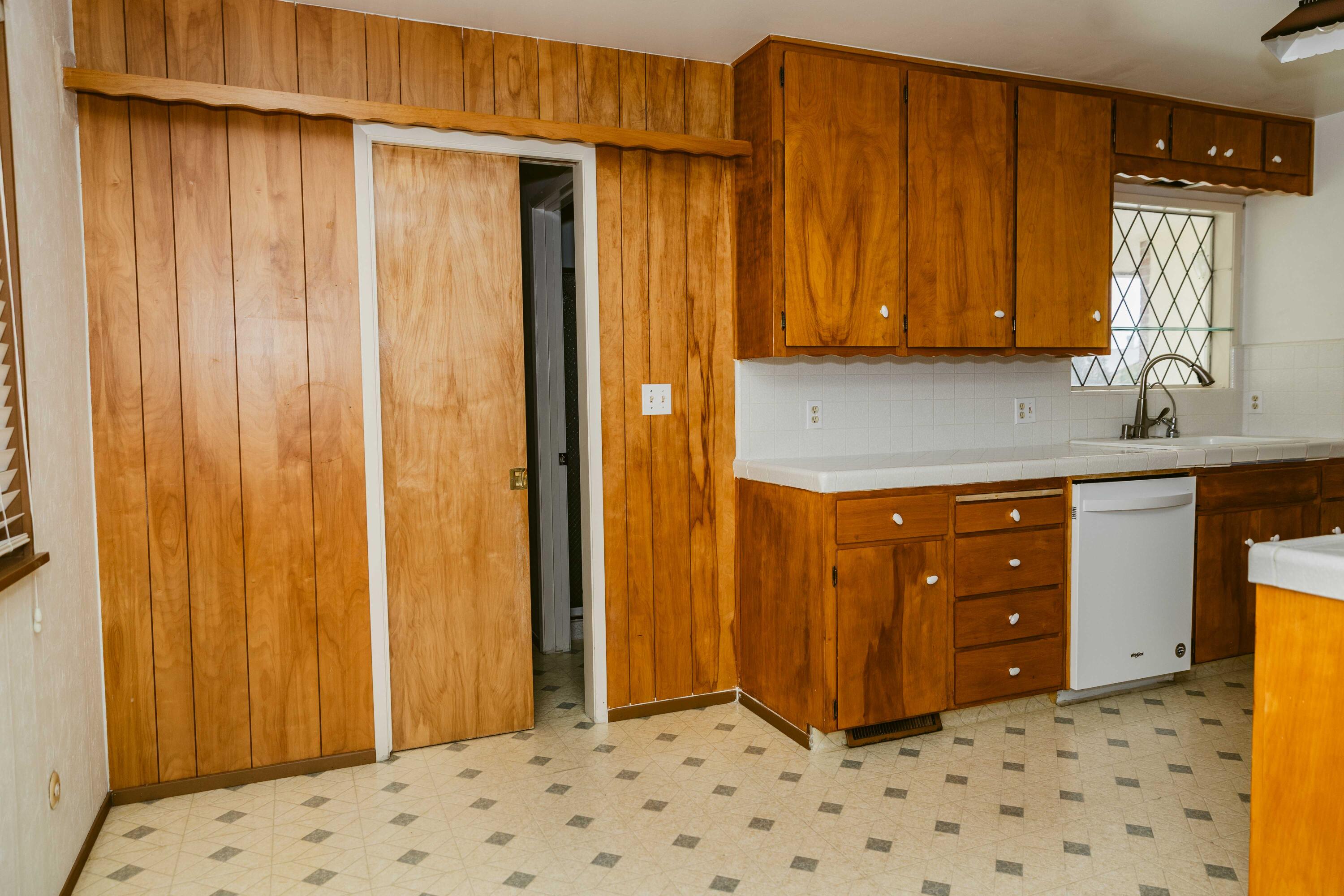 132 E Gannon Dr, Tulare, CA 93274