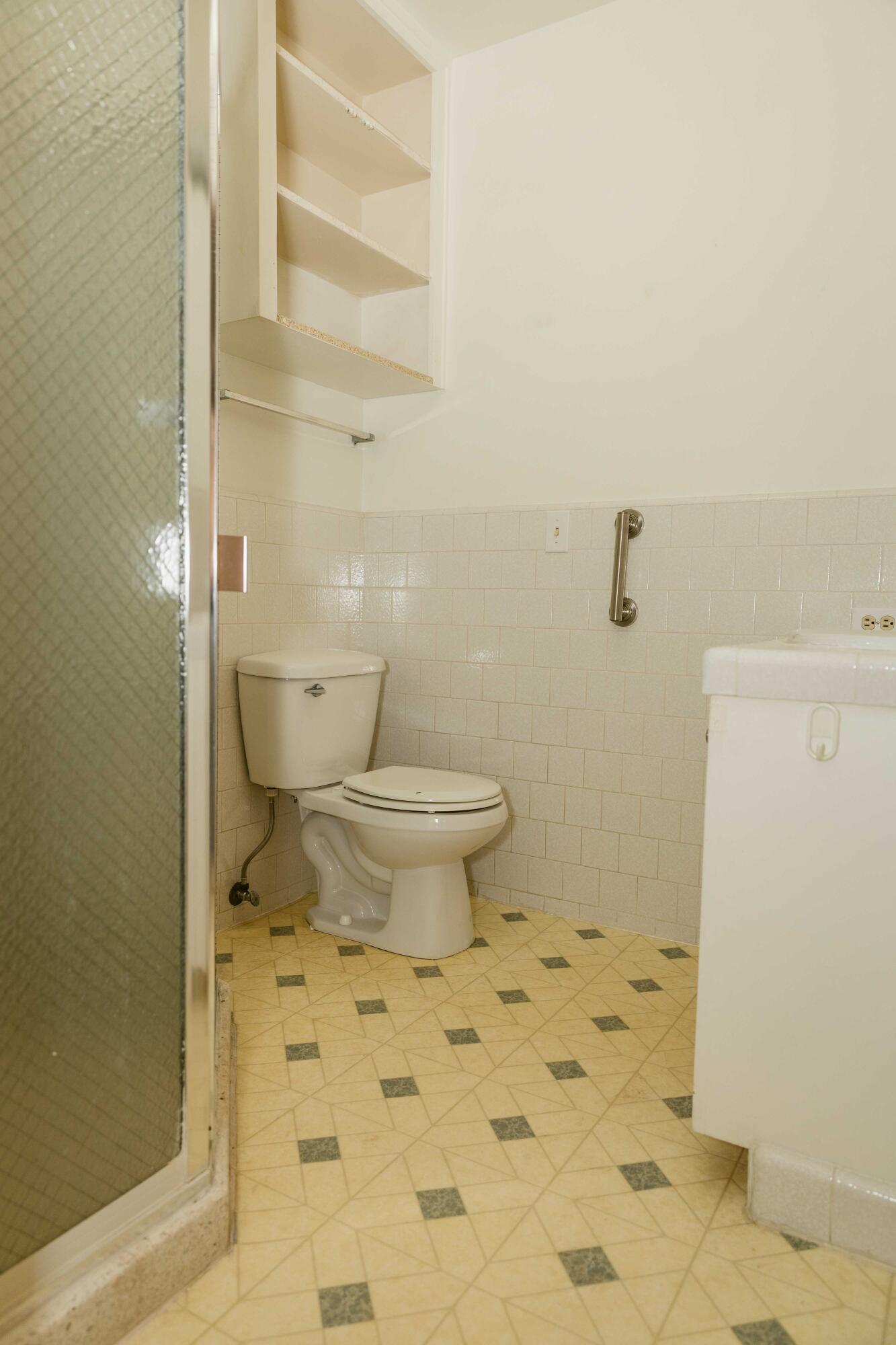 132 E Gannon Dr, Tulare, CA 93274