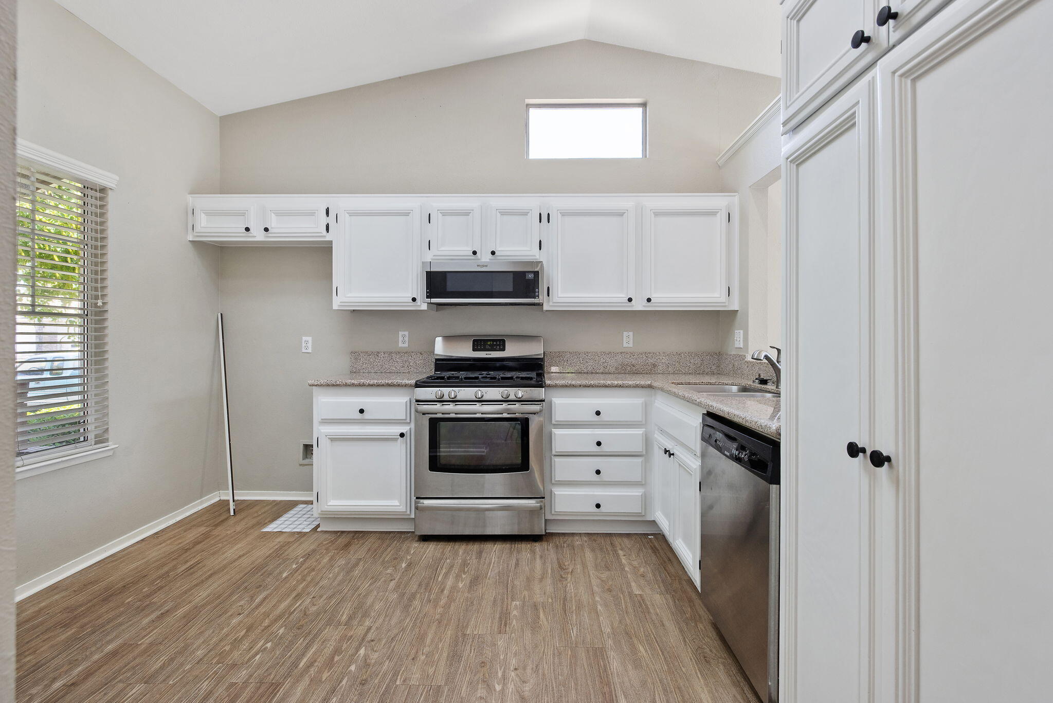 5335 W Monte Vista Ave, Visalia, CA 93277