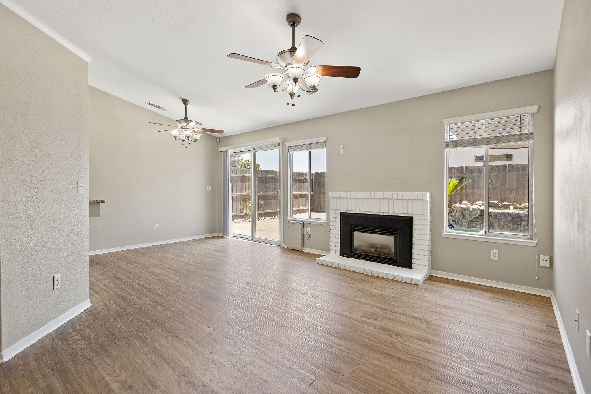 5335 W Monte Vista Ave, Visalia, CA 93277