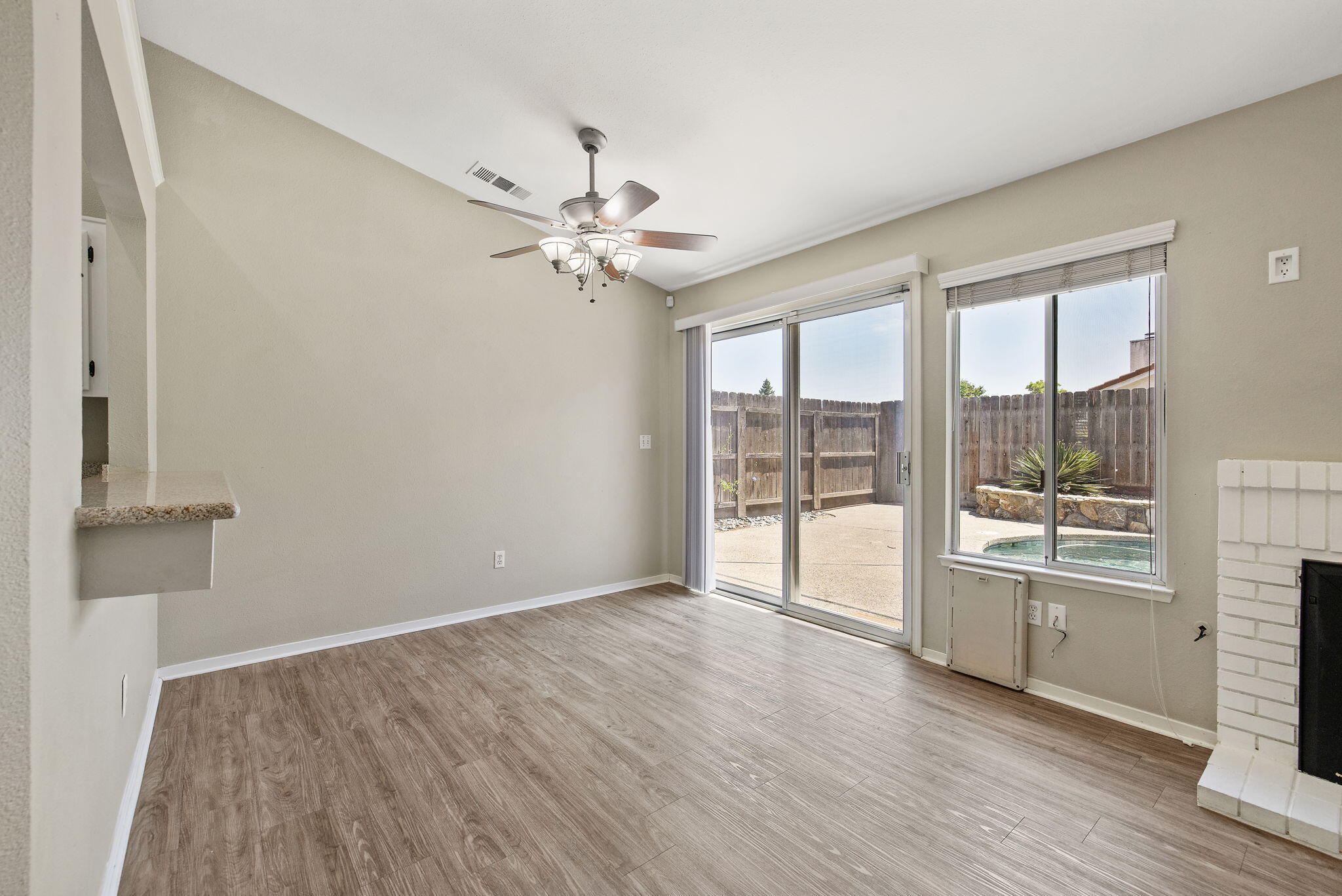 5335 W Monte Vista Ave, Visalia, CA 93277