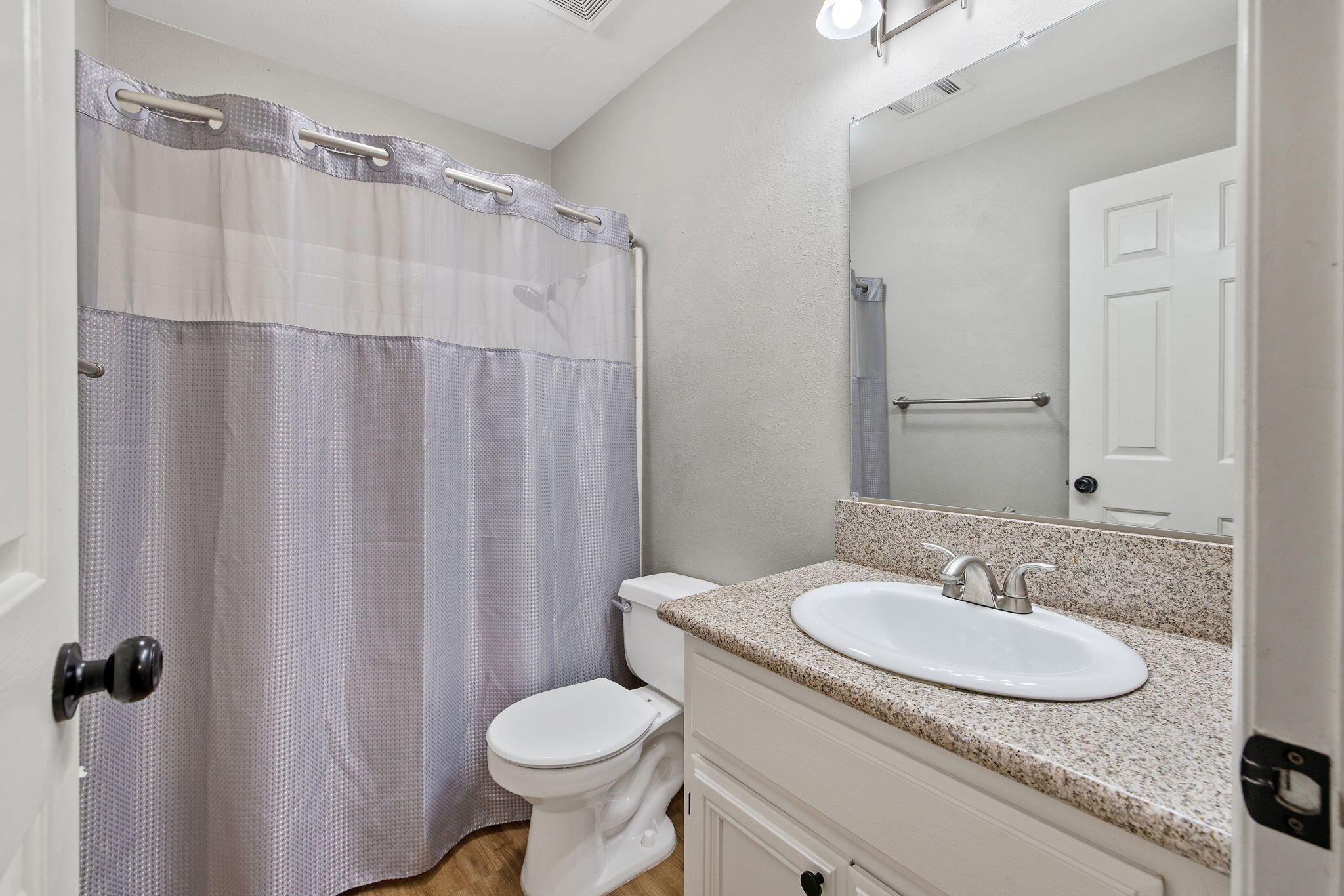 5335 W Monte Vista Ave, Visalia, CA 93277