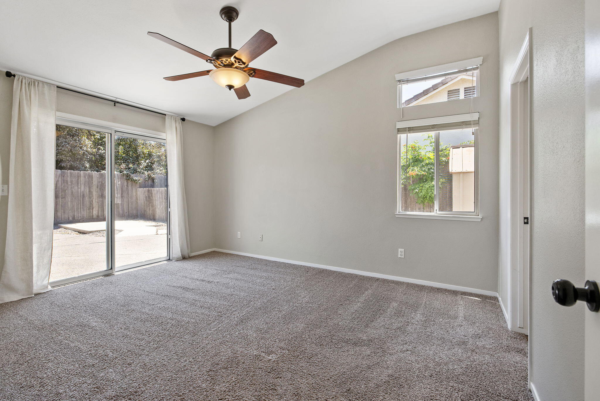 5335 W Monte Vista Ave, Visalia, CA 93277