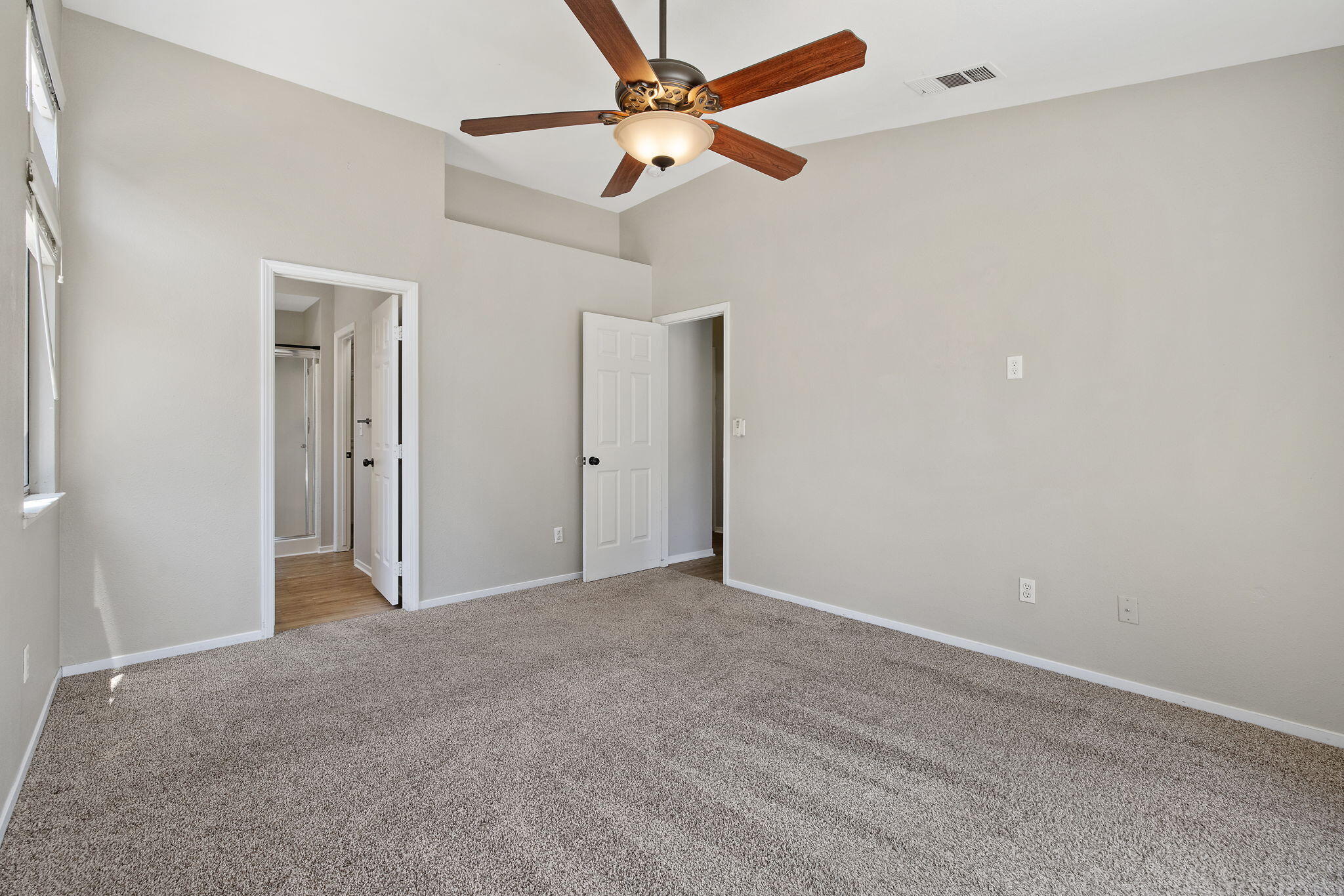 5335 W Monte Vista Ave, Visalia, CA 93277