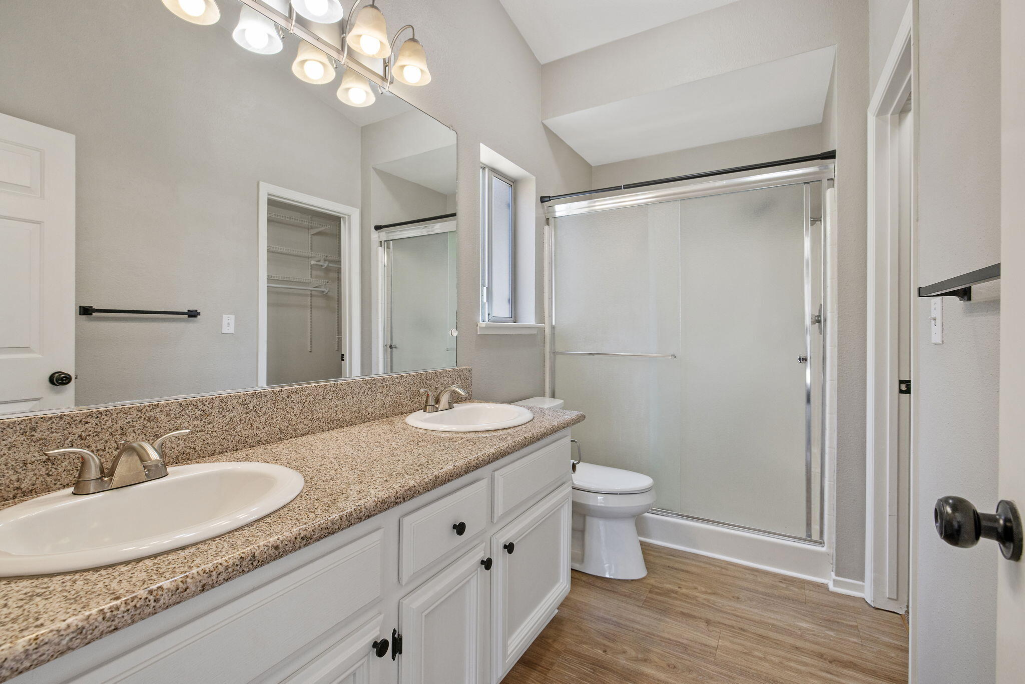 5335 W Monte Vista Ave, Visalia, CA 93277