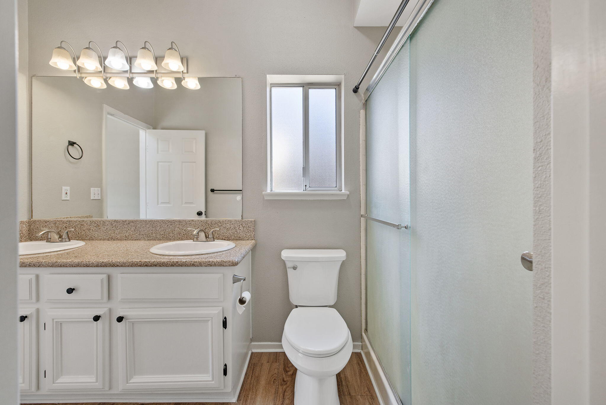 5335 W Monte Vista Ave, Visalia, CA 93277
