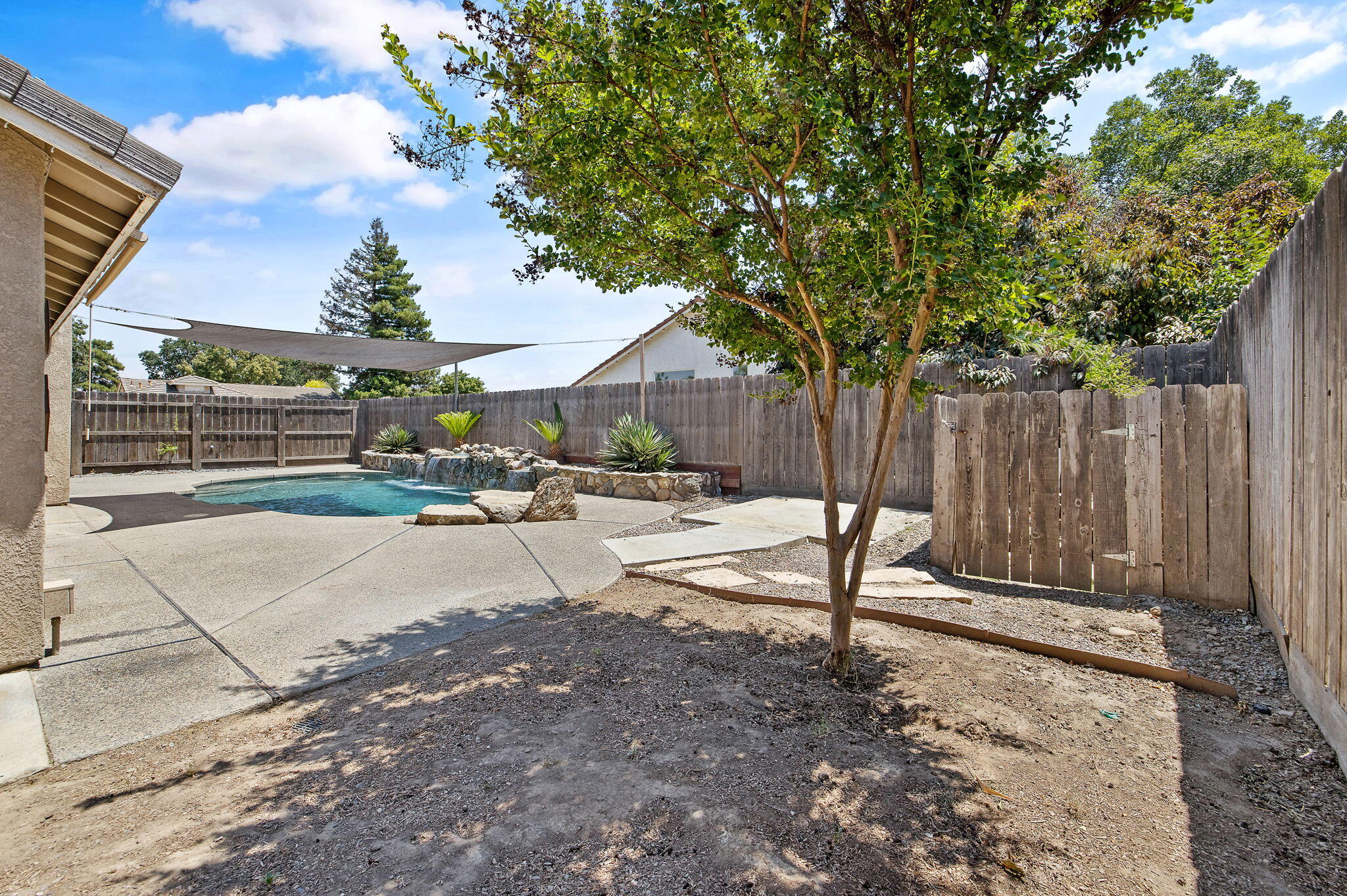 5335 W Monte Vista Ave, Visalia, CA 93277