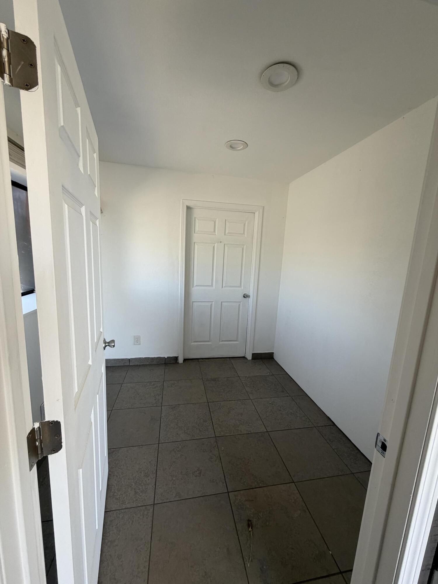 236 N Market St, Pixley, CA 93256