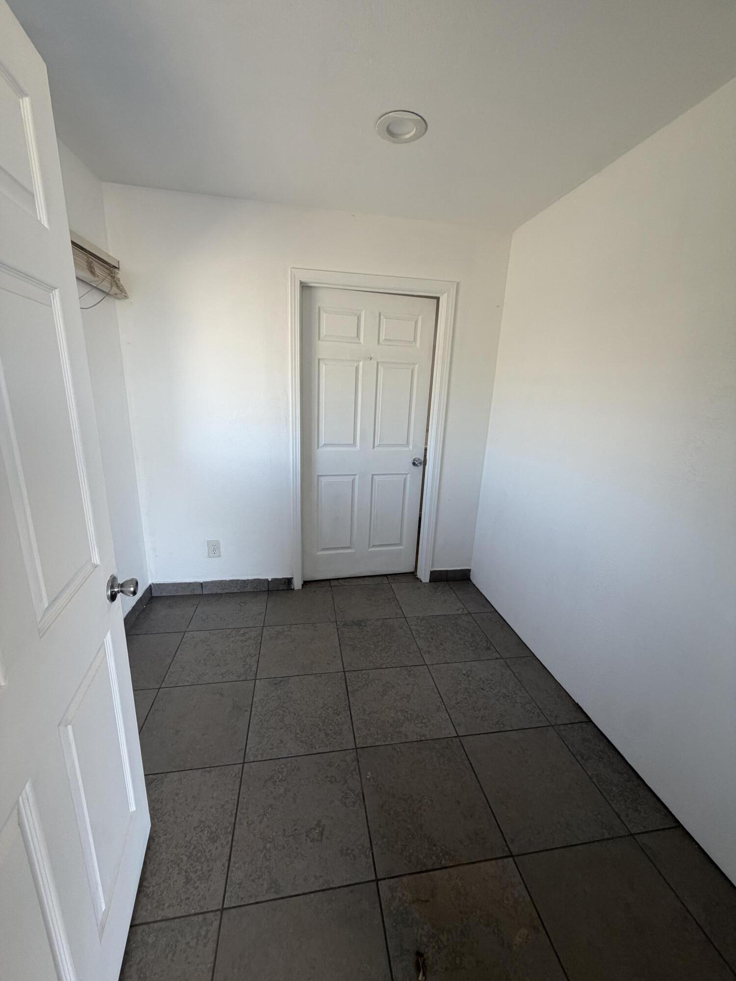 236 N Market St, Pixley, CA 93256