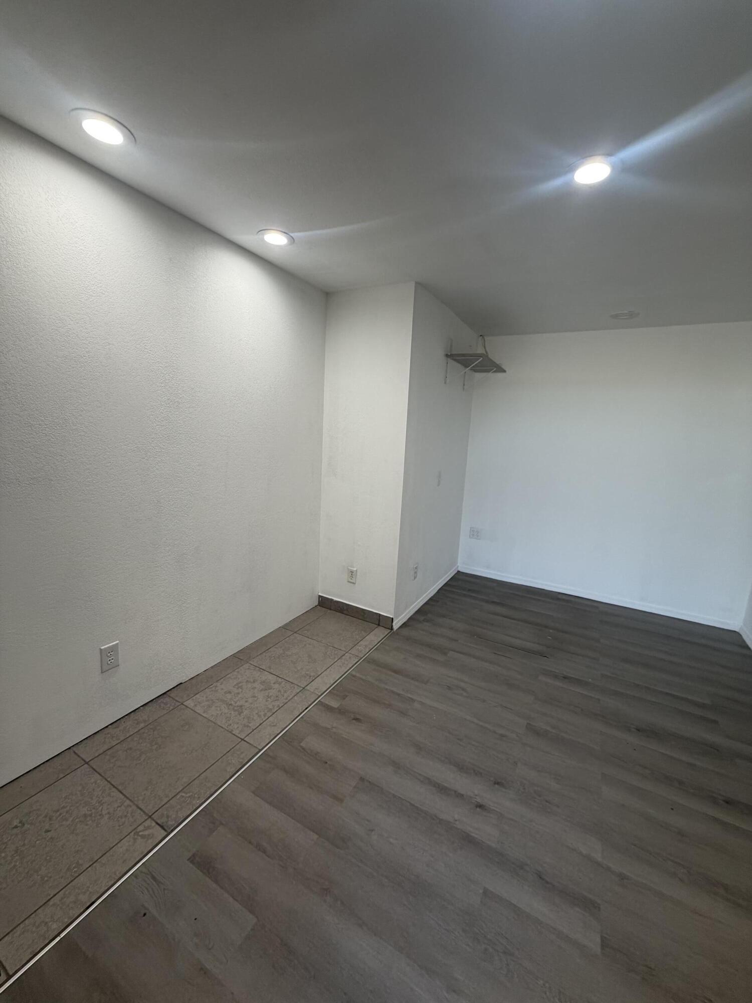 236 N Market St, Pixley, CA 93256