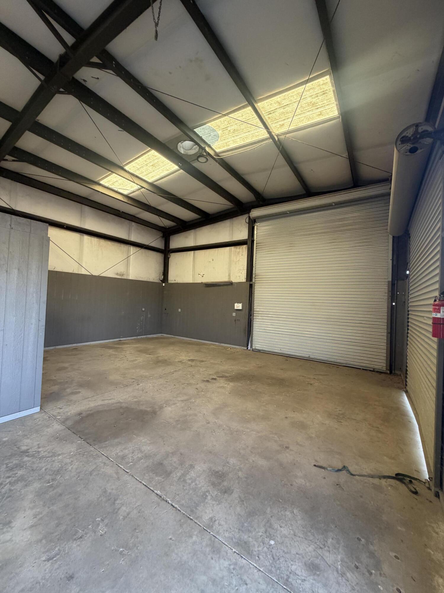 236 N Market St, Pixley, CA 93256