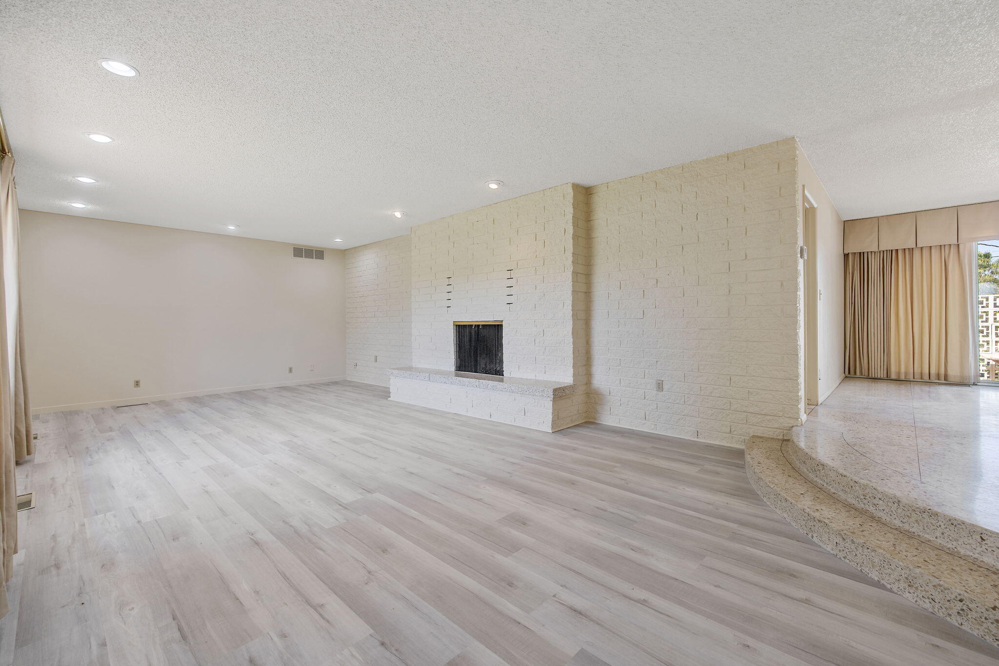 8640 12th Ave, Hanford, CA 93230