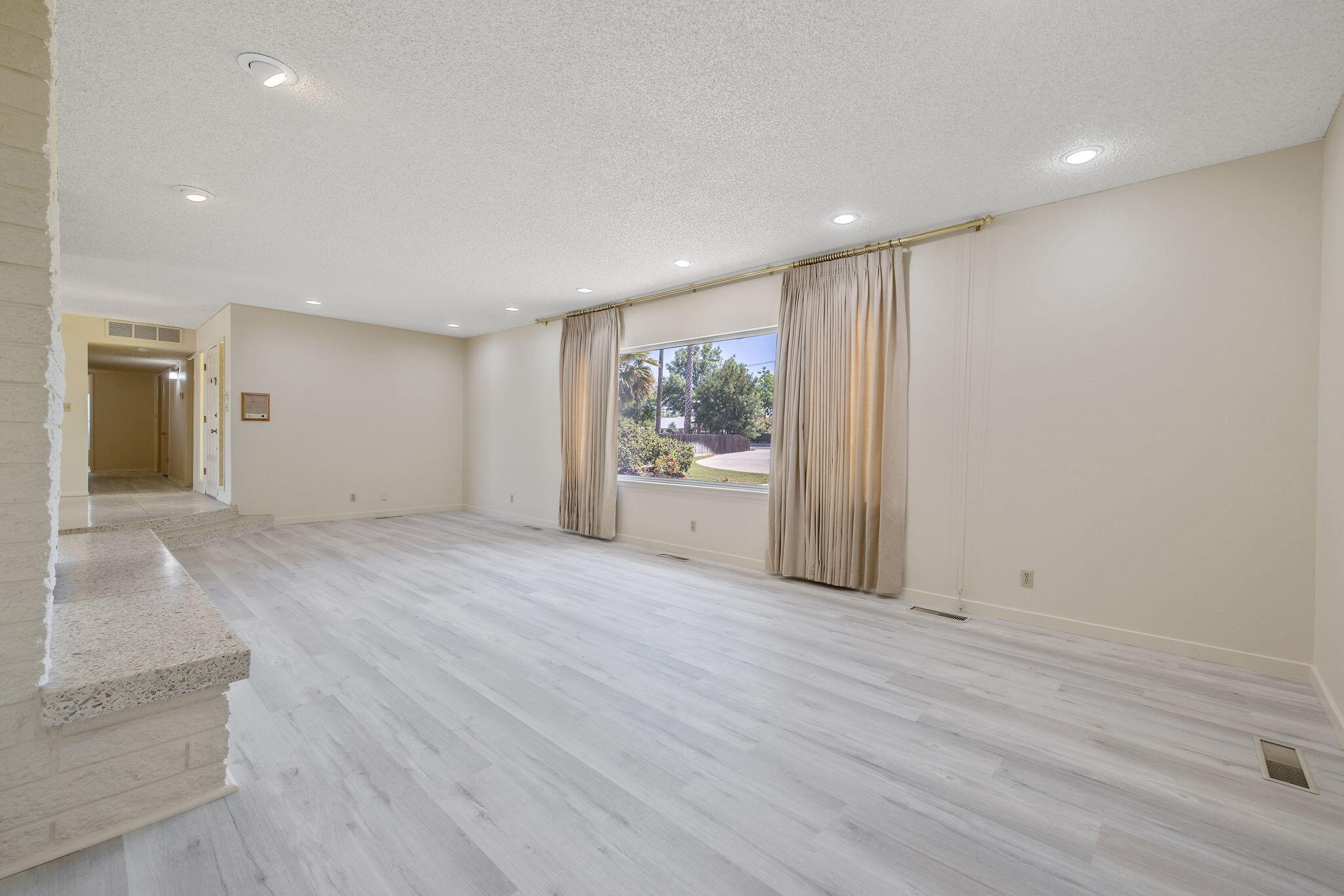 8640 12th Ave, Hanford, CA 93230
