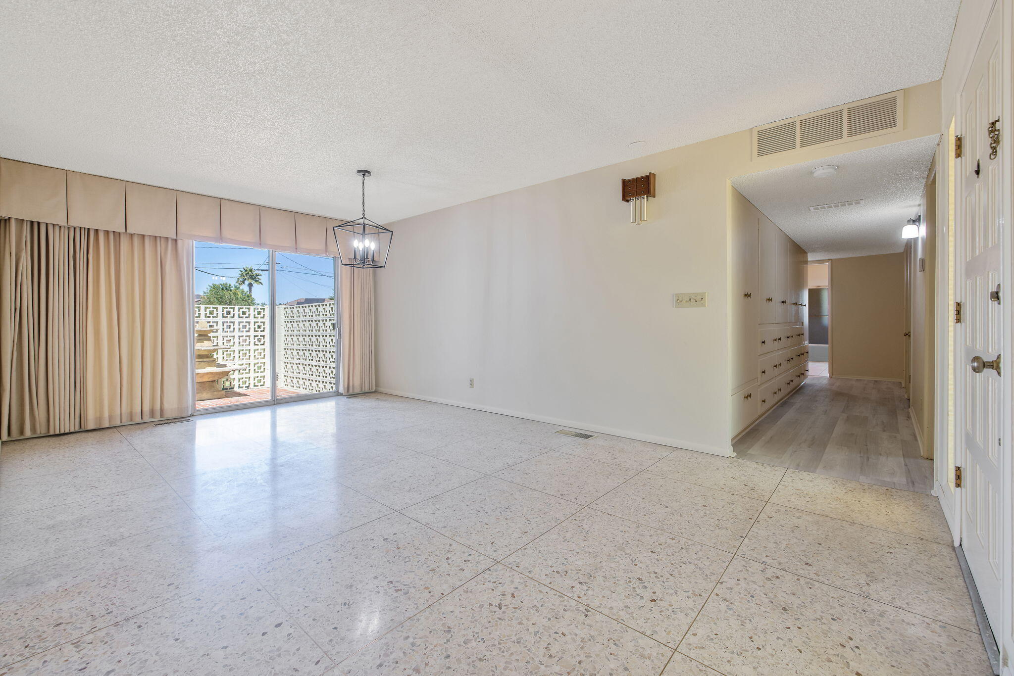 8640 12th Ave, Hanford, CA 93230