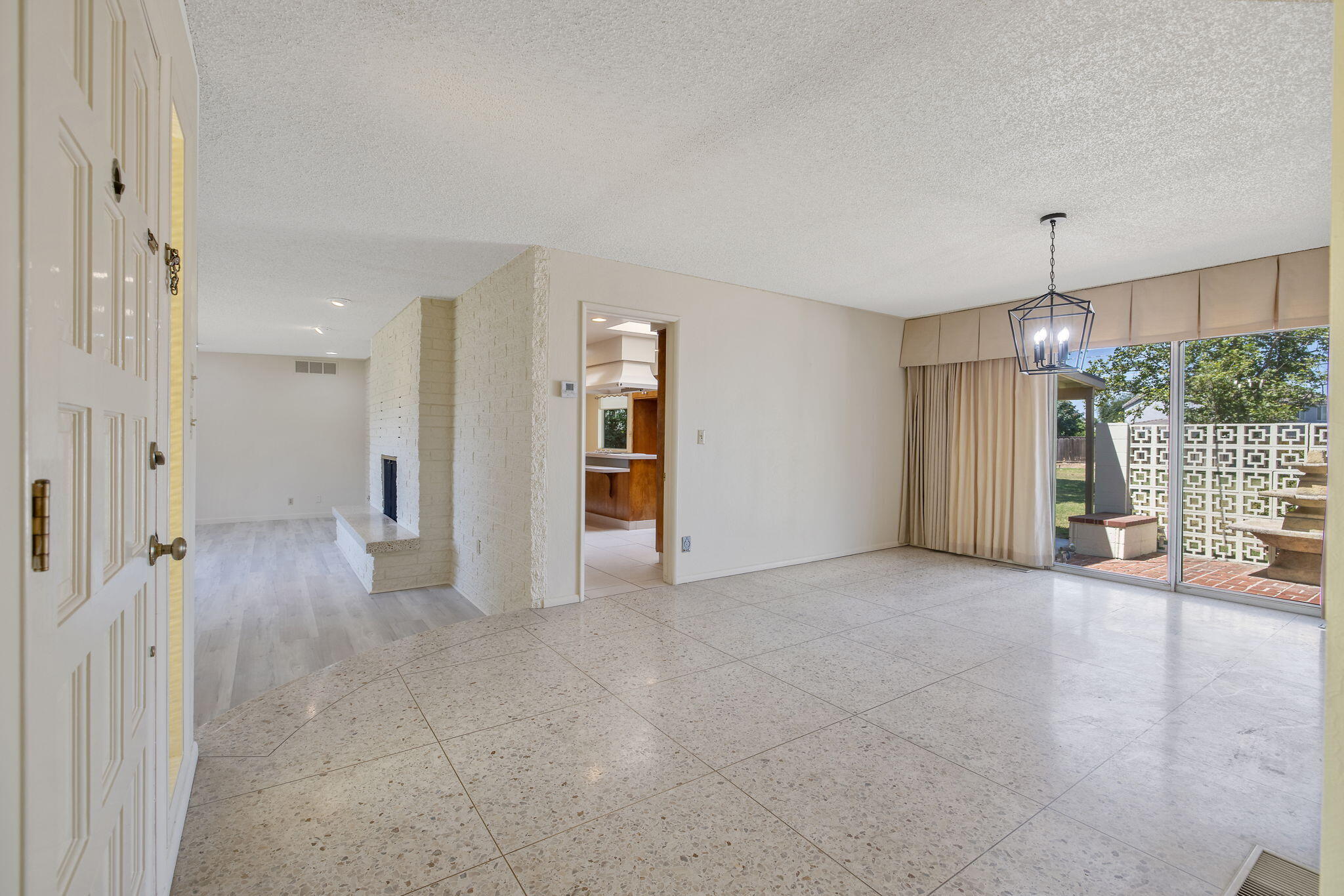 8640 12th Ave, Hanford, CA 93230