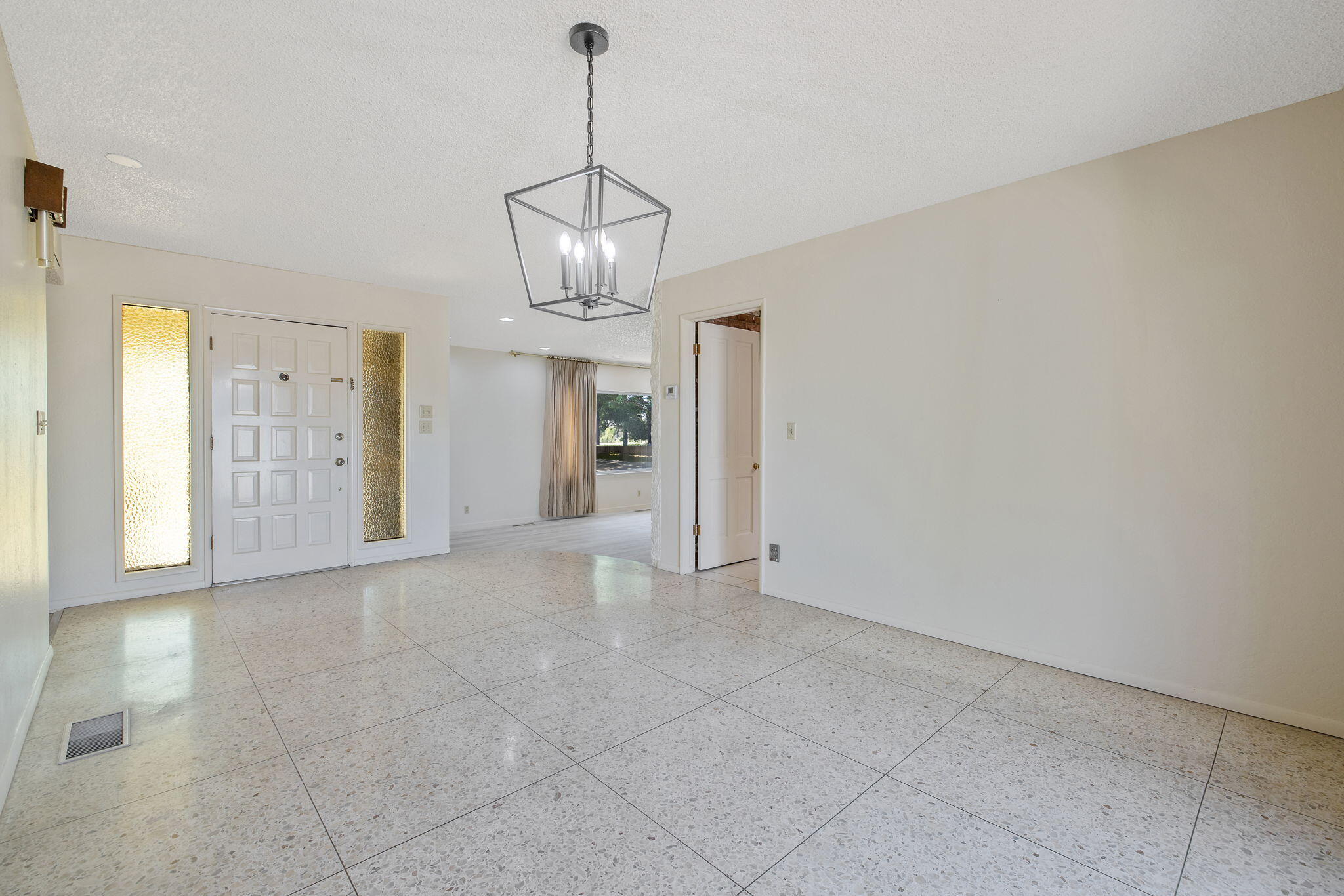 8640 12th Ave, Hanford, CA 93230