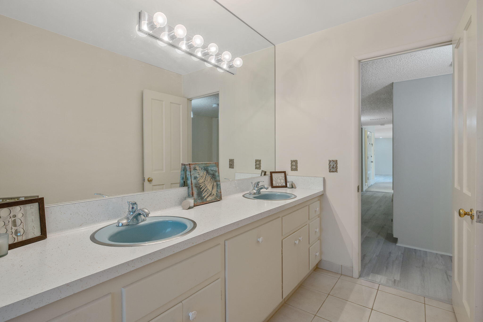 8640 12th Ave, Hanford, CA 93230