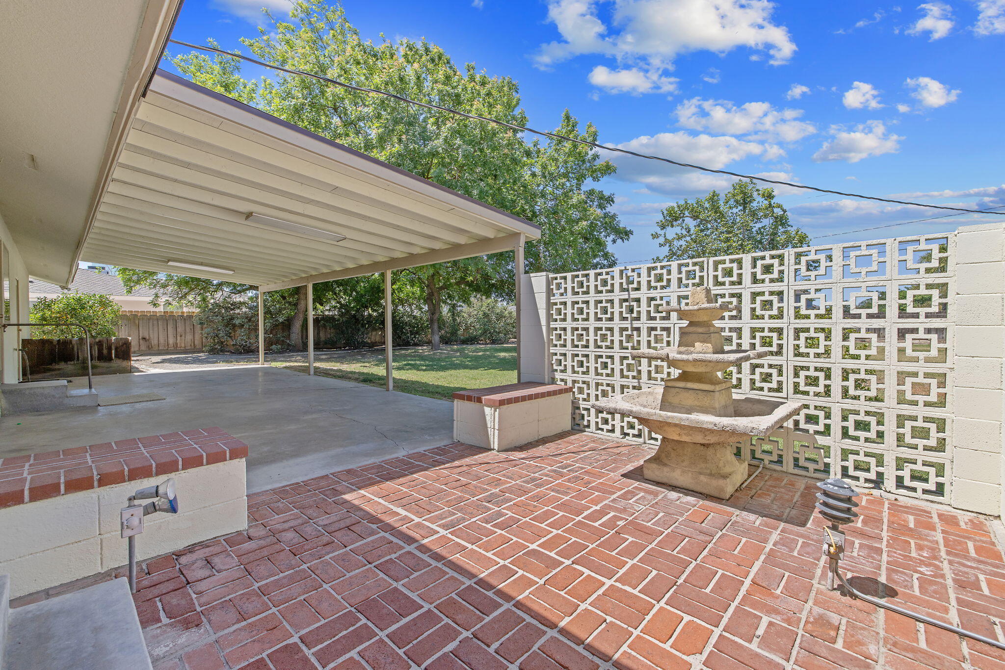 8640 12th Ave, Hanford, CA 93230