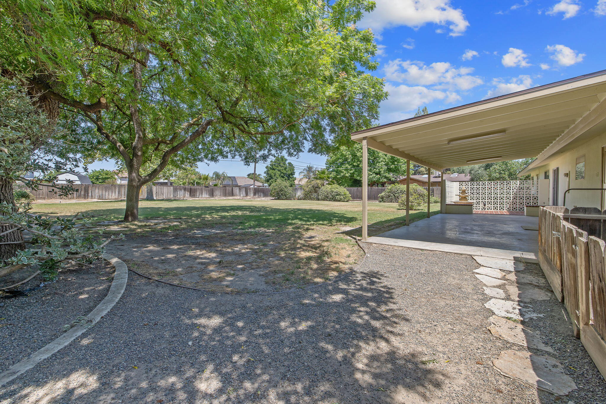8640 12th Ave, Hanford, CA 93230