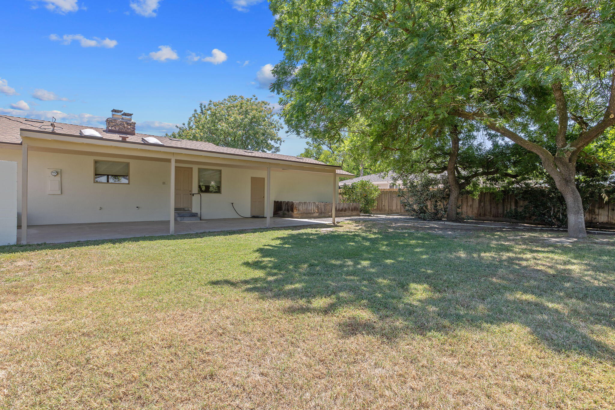 8640 12th Ave, Hanford, CA 93230