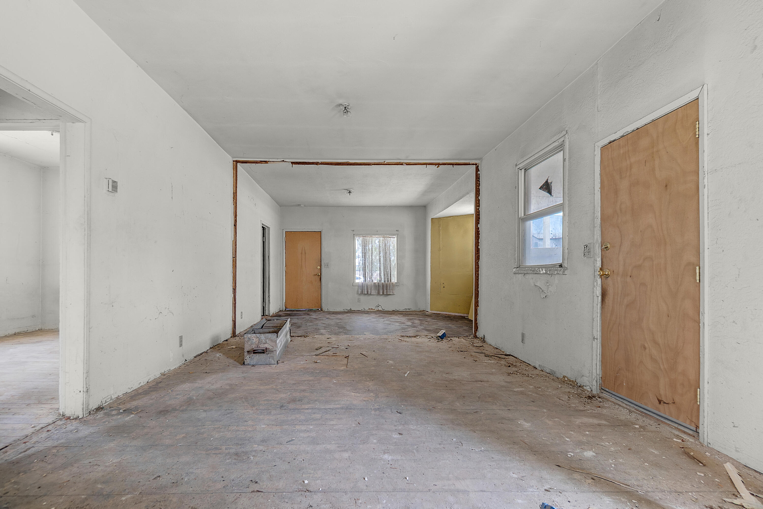 826 Kimball Ln, Hanford, CA 93230