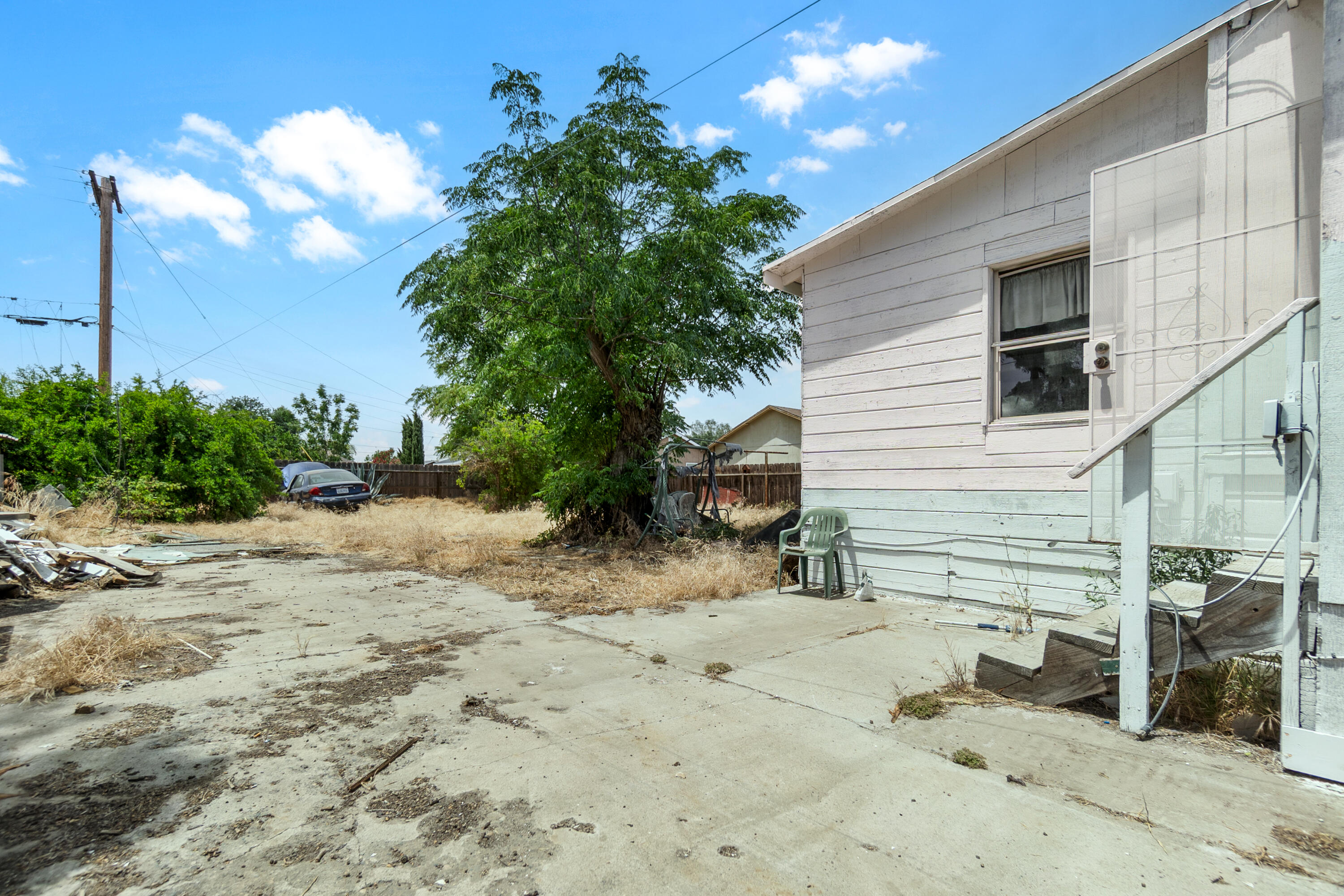 826 Kimball Ln, Hanford, CA 93230
