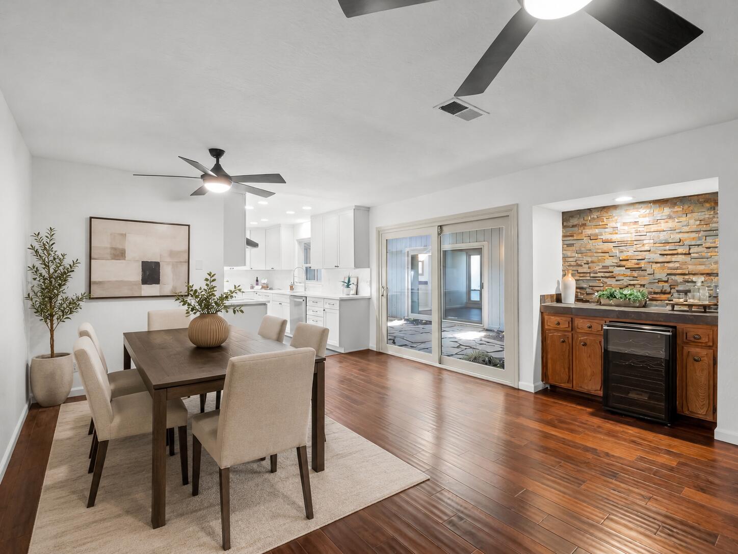 1872 Cougar Ln, Clovis, CA 93611