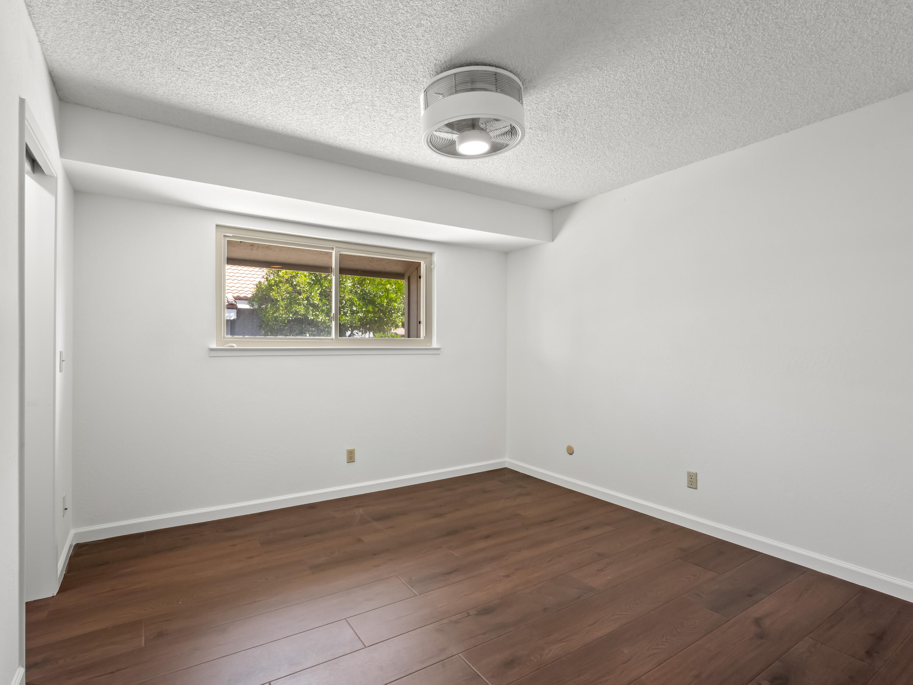 1872 Cougar Ln, Clovis, CA 93611