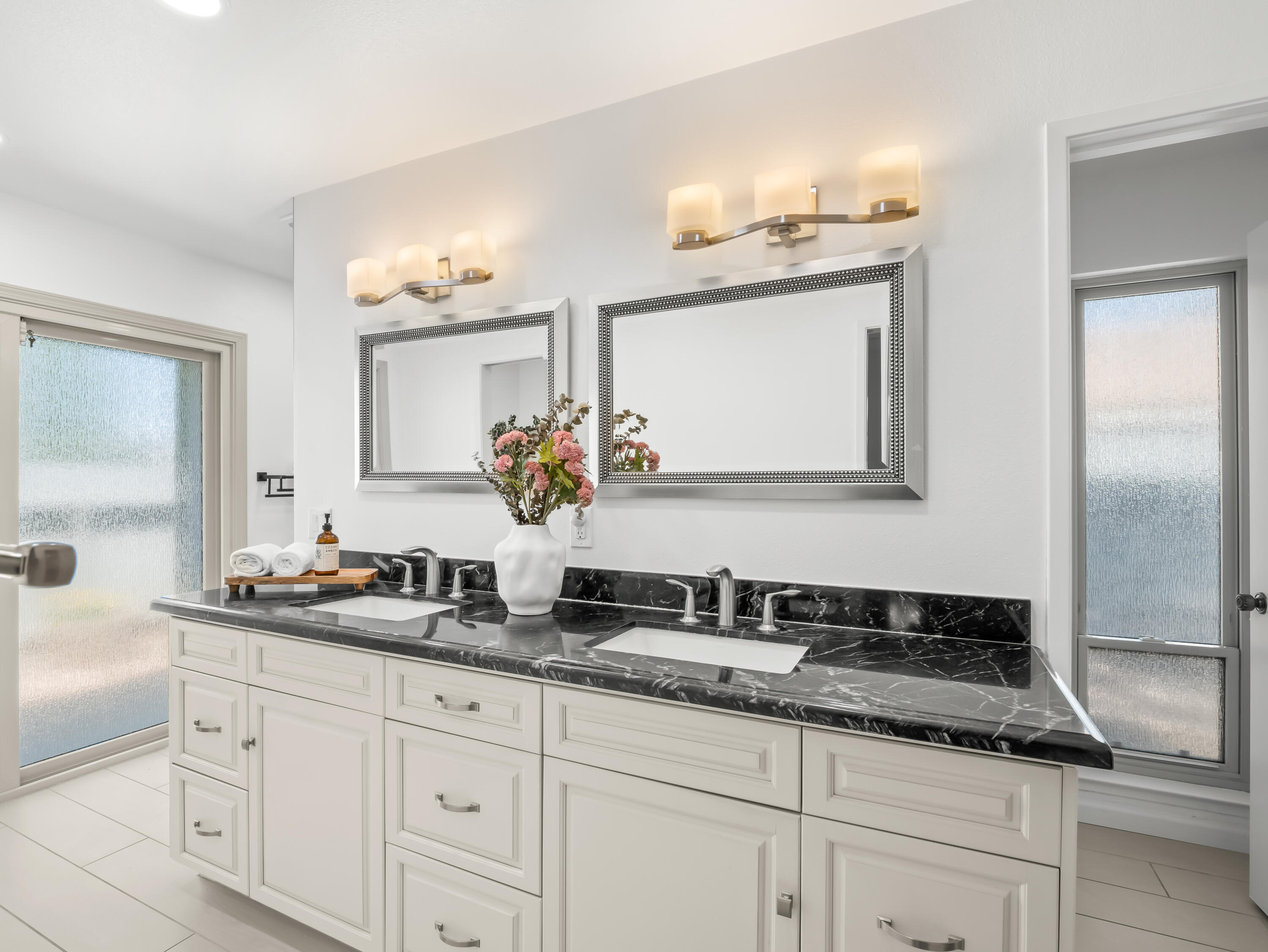 1872 Cougar Ln, Clovis, CA 93611