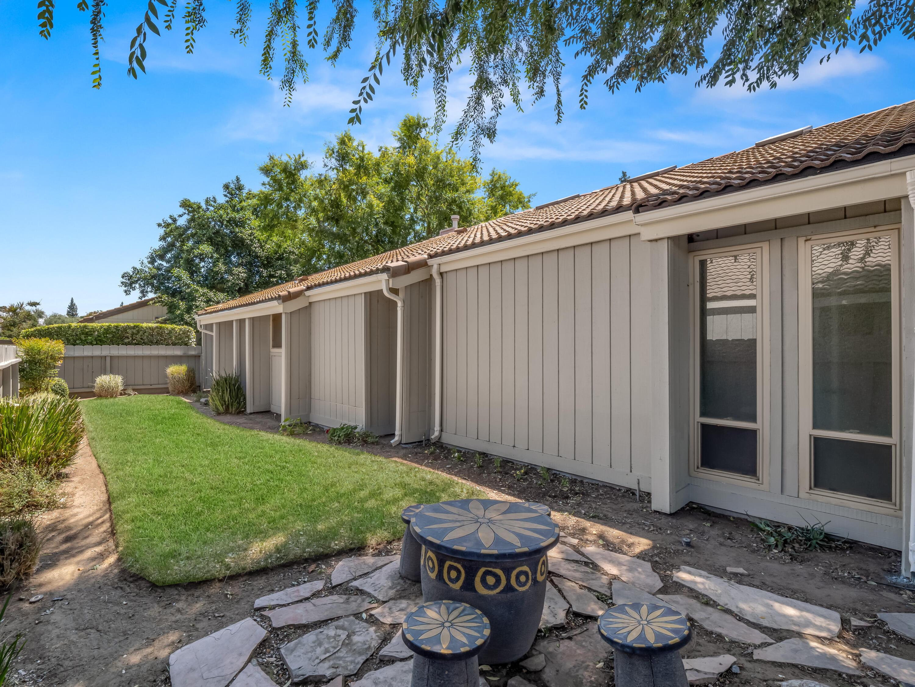 1872 Cougar Ln, Clovis, CA 93611