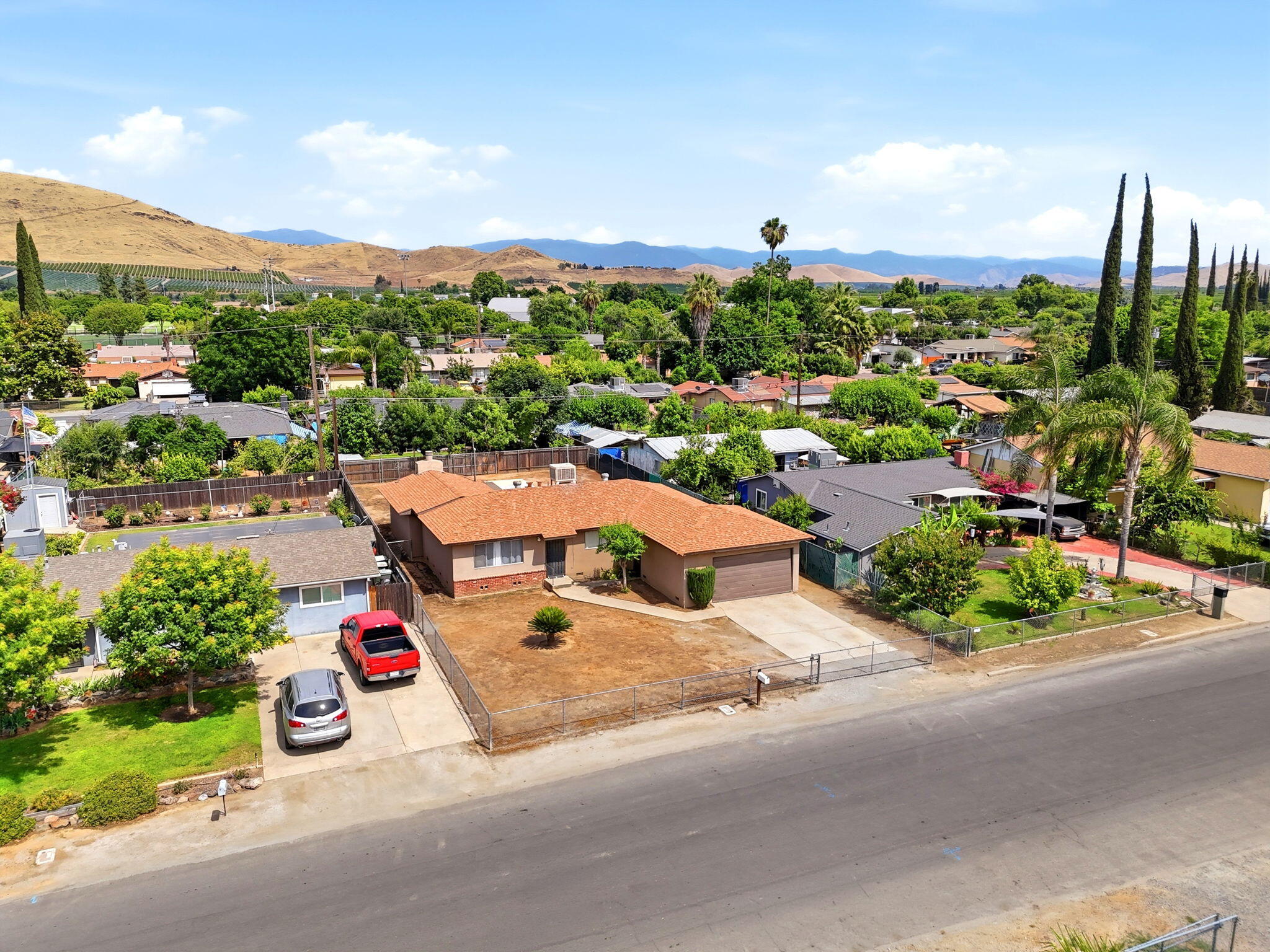 840 Laurel Ave, Lindsay, CA 93247