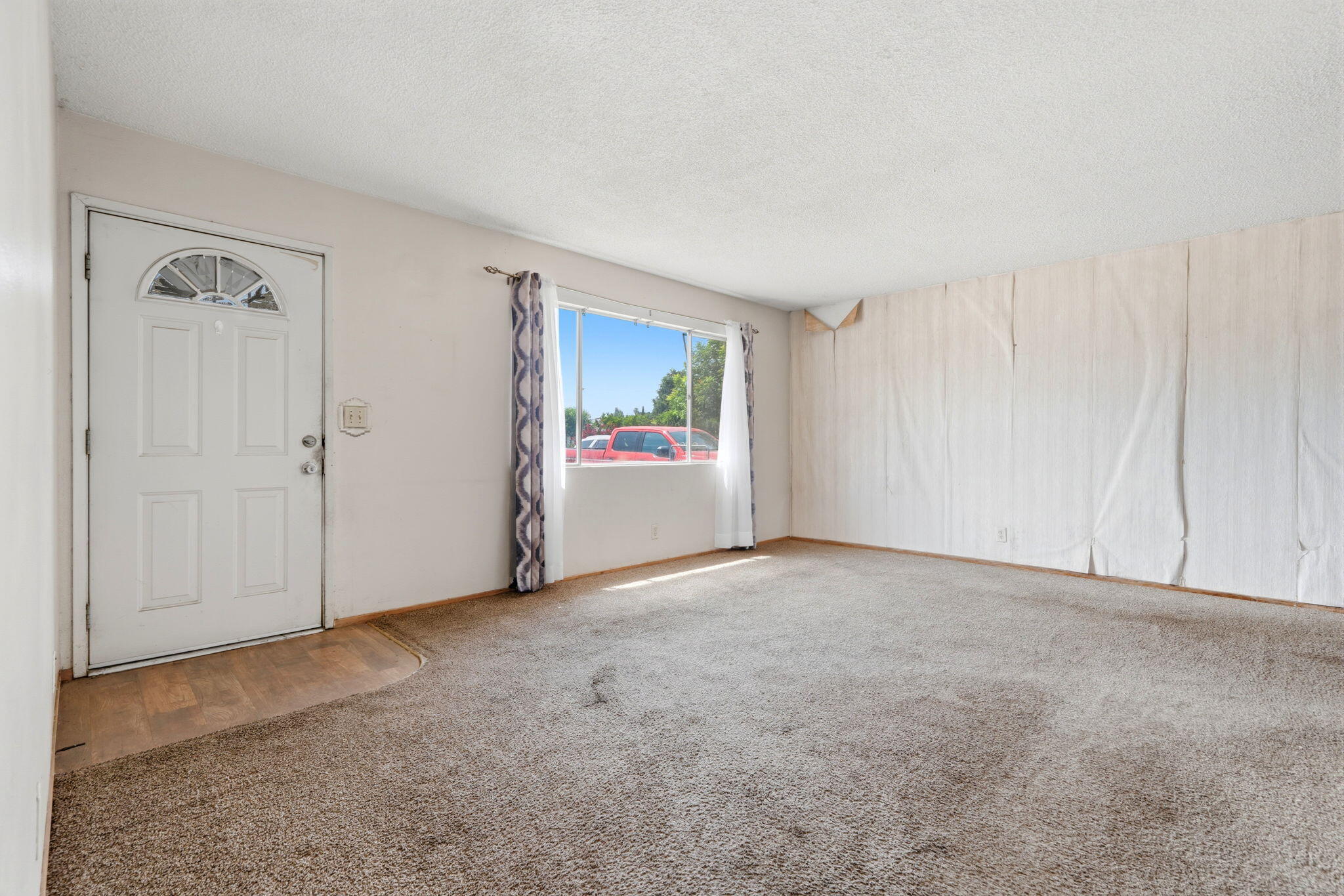 840 Laurel Ave, Lindsay, CA 93247