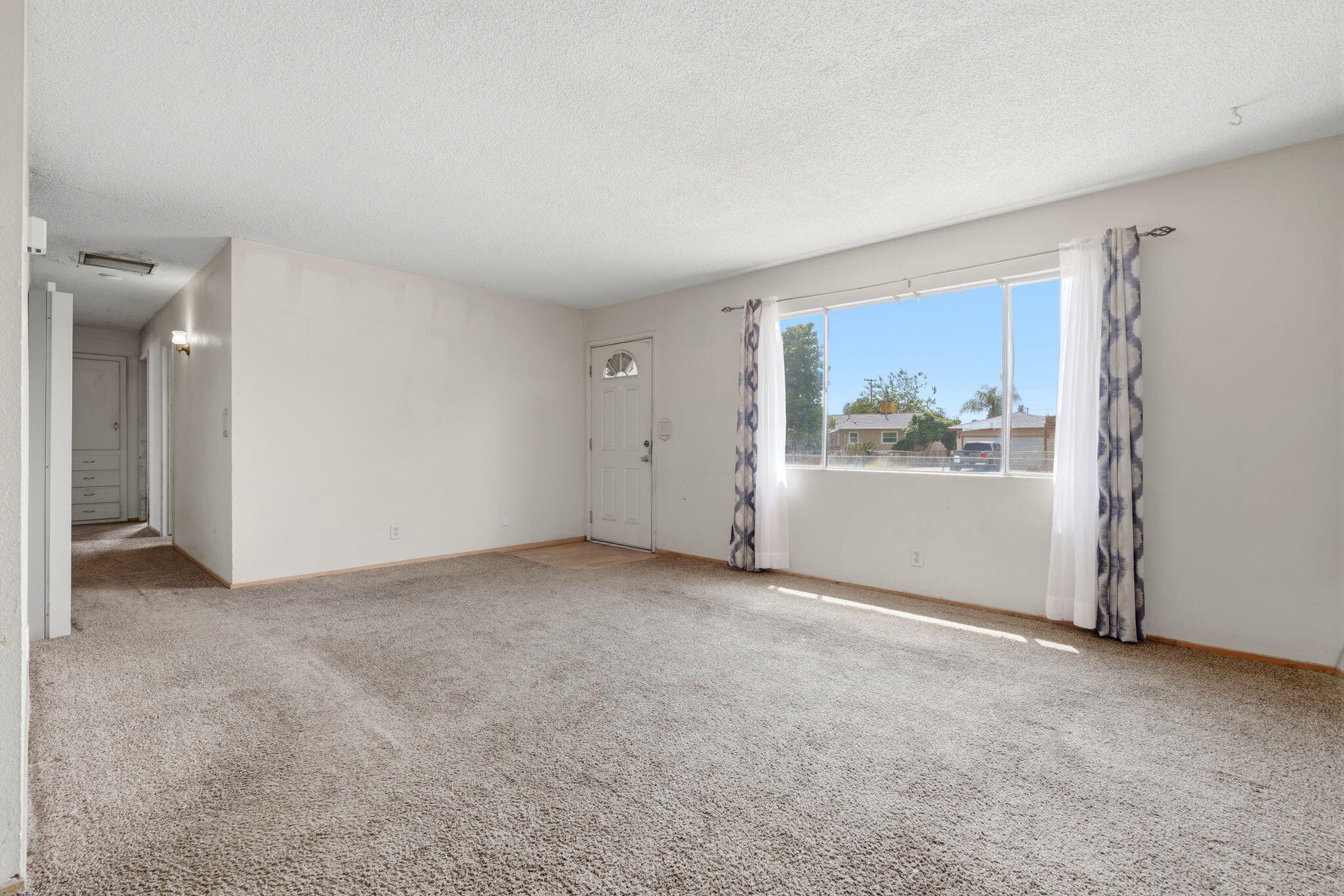 840 Laurel Ave, Lindsay, CA 93247