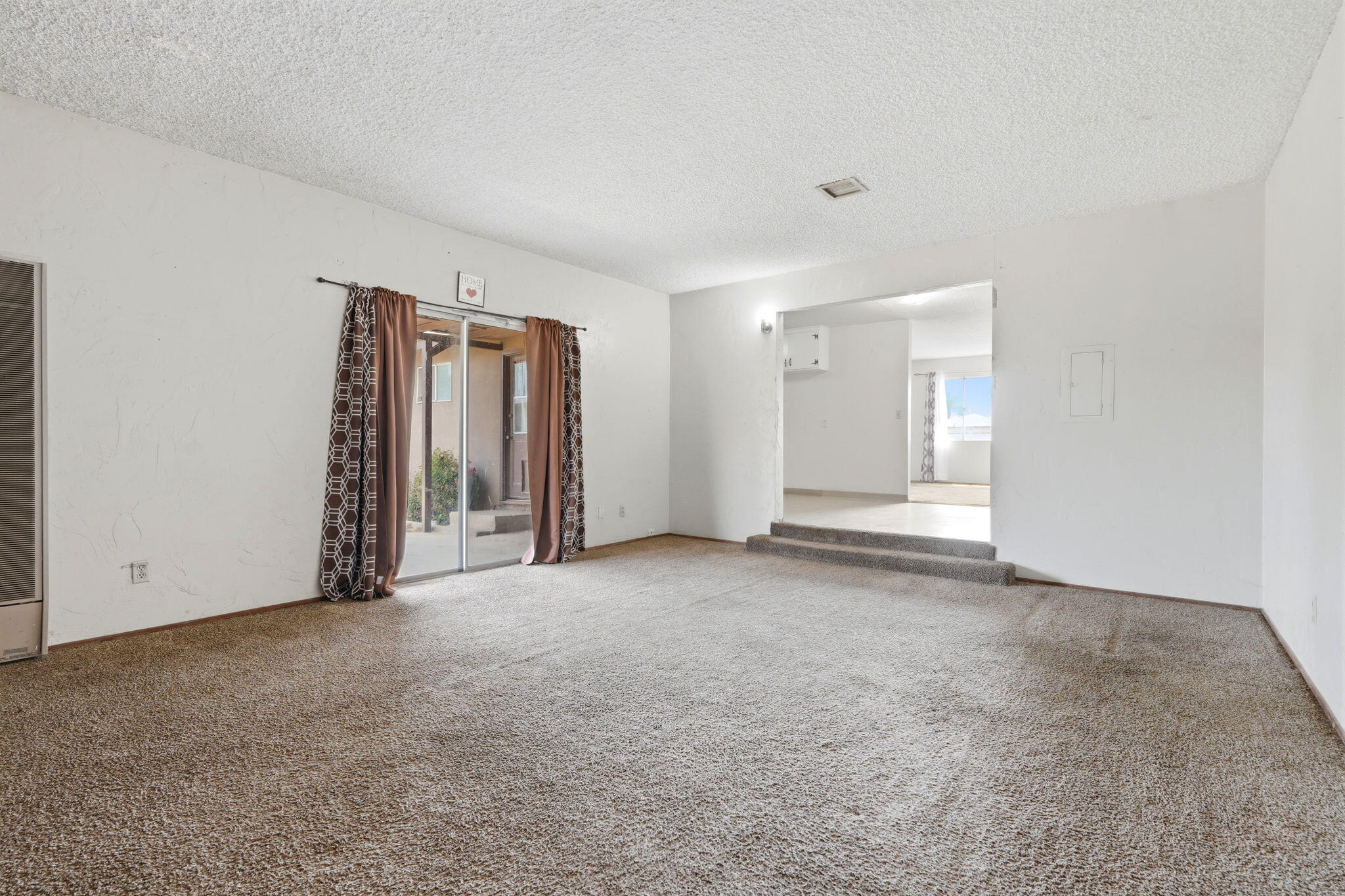 840 Laurel Ave, Lindsay, CA 93247