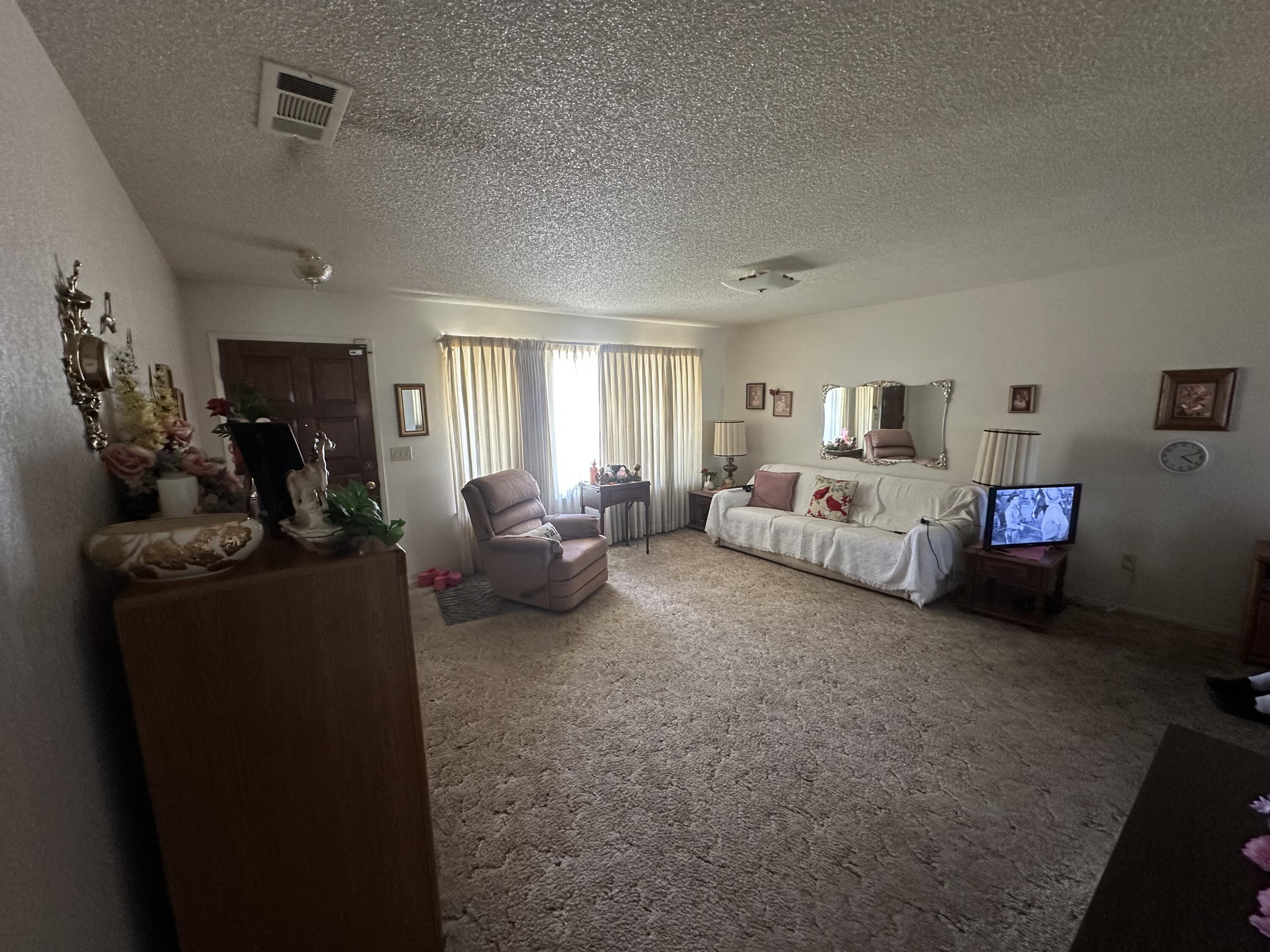 1418 Jackson St, Selma, CA 93662