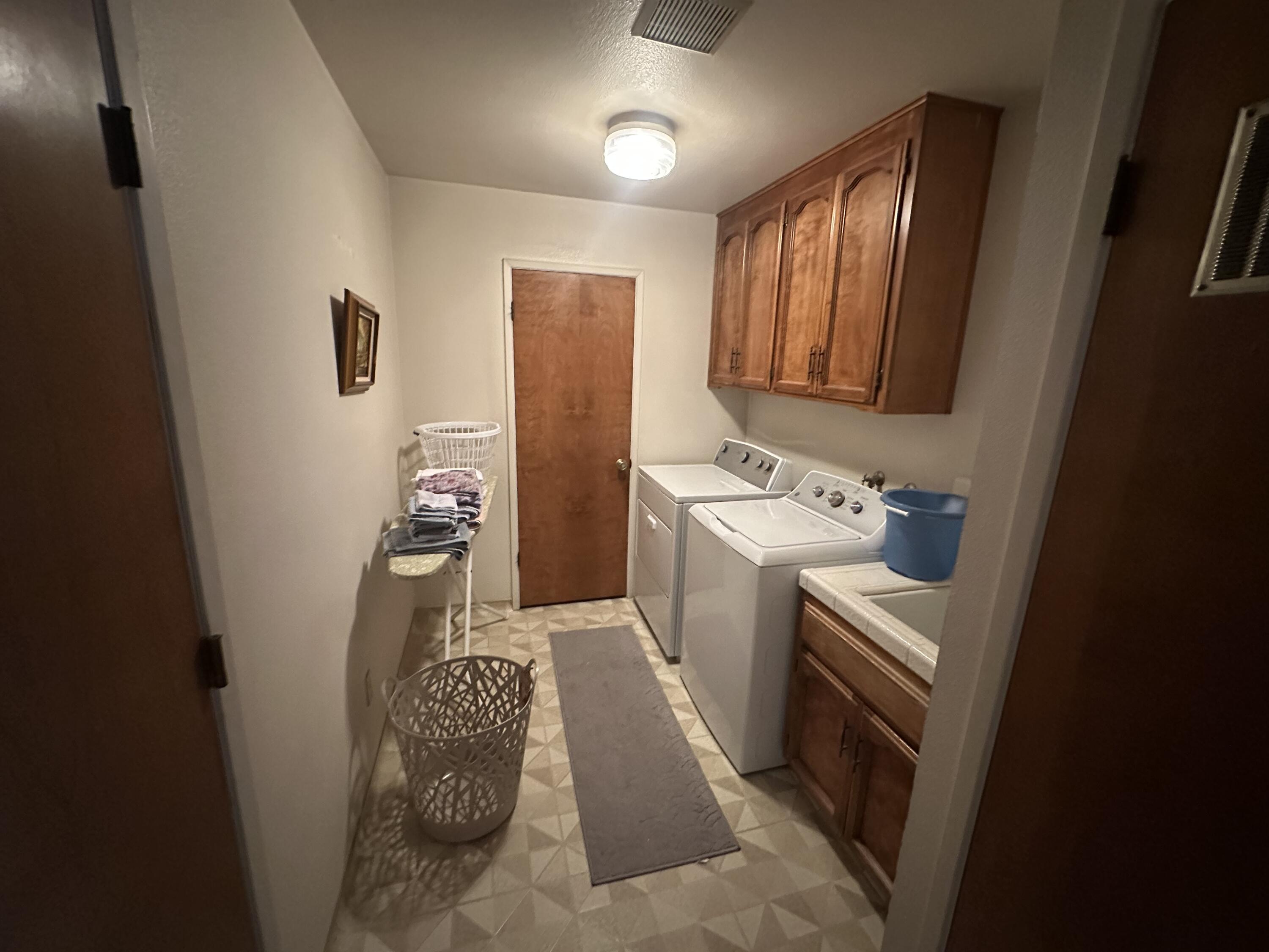 1418 Jackson St, Selma, CA 93662