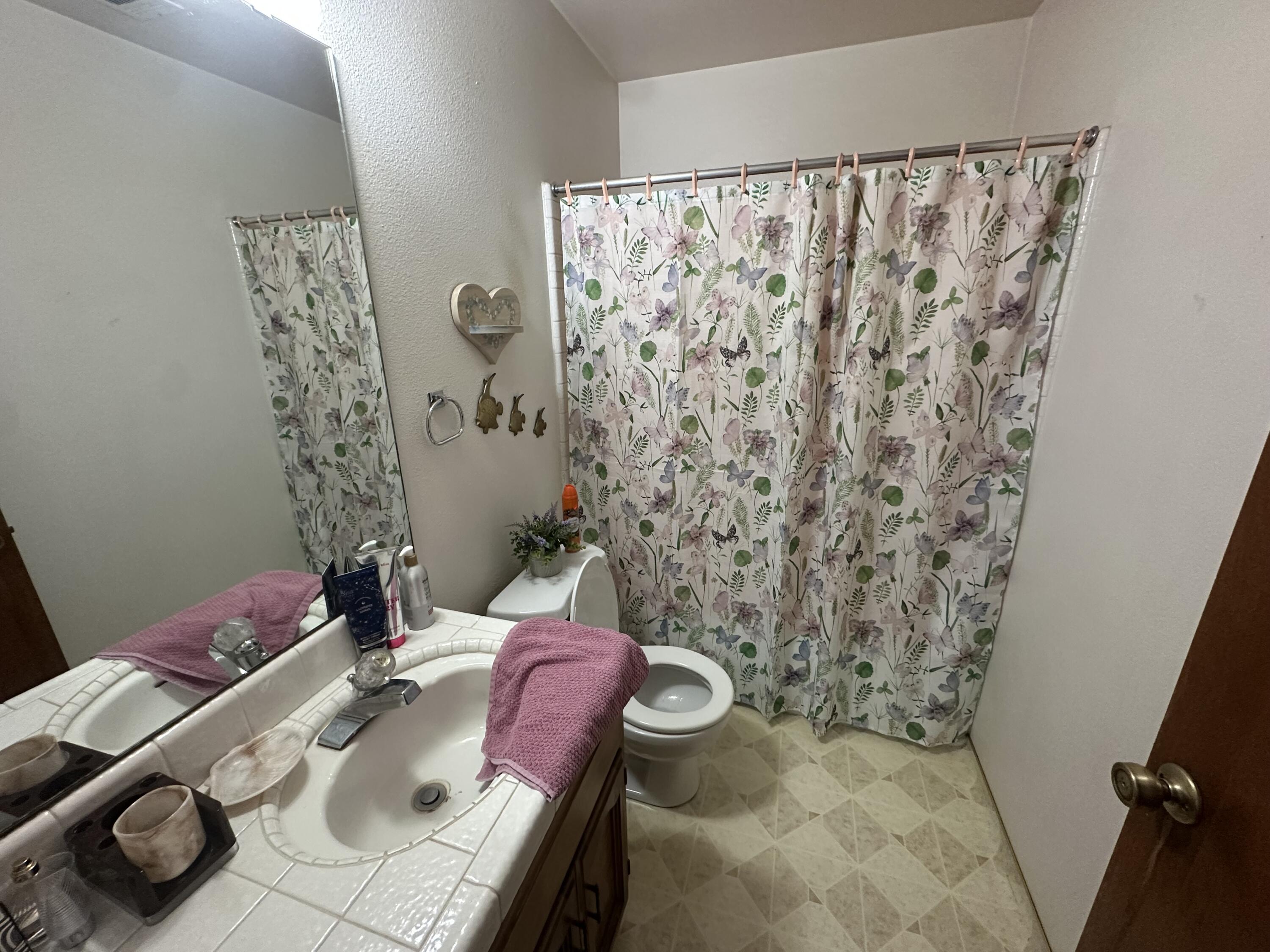 1418 Jackson St, Selma, CA 93662