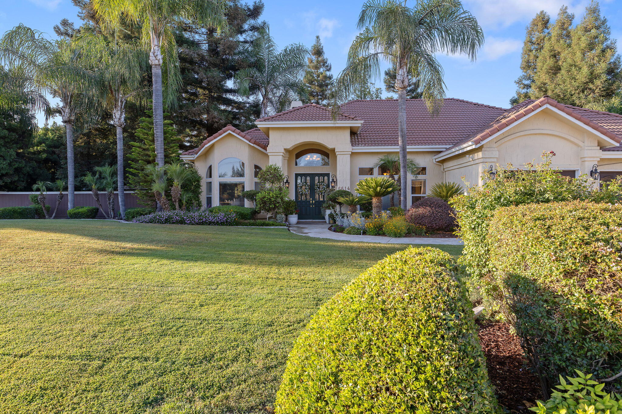 6614 W Vassar Ave, Visalia, CA 93277