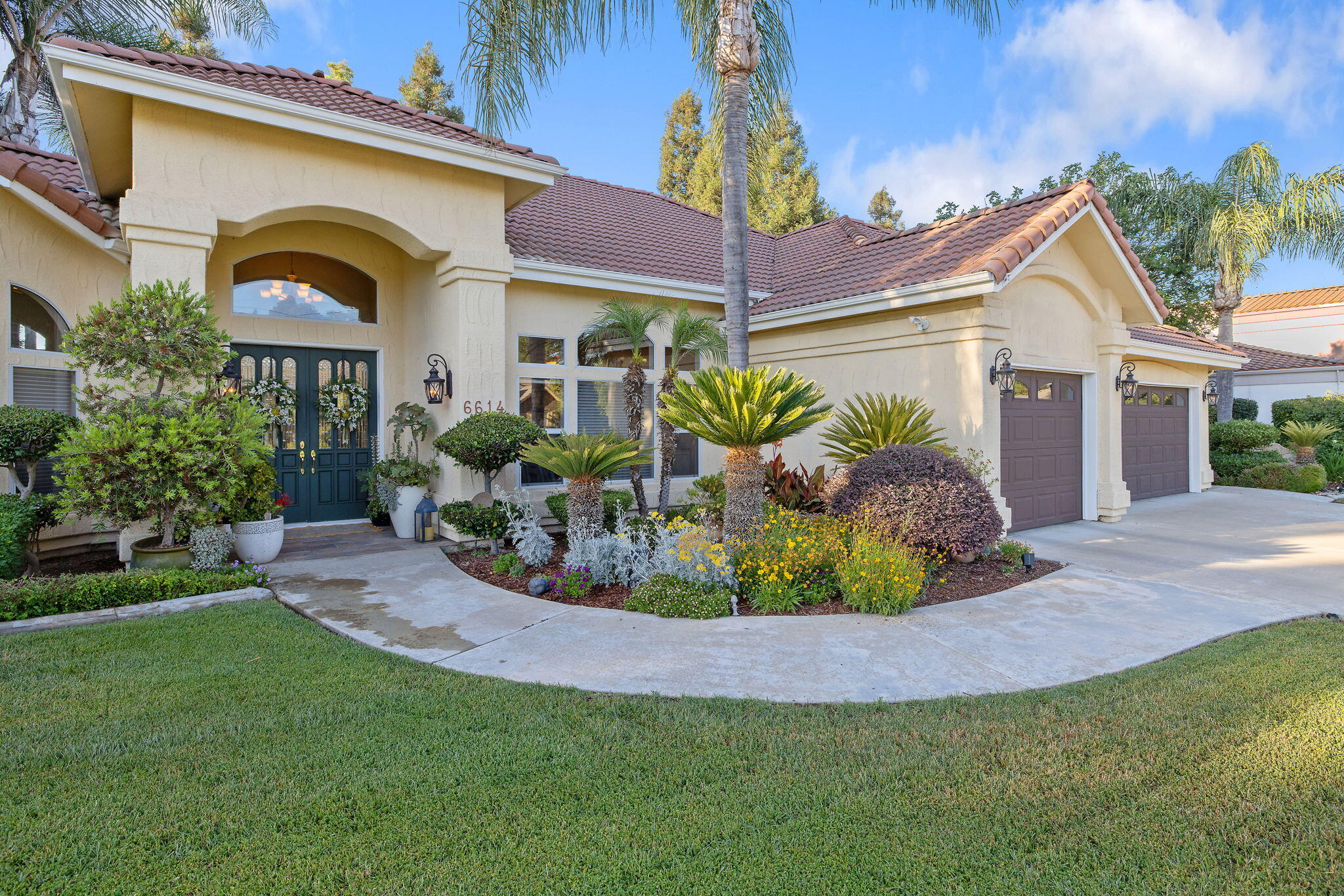 6614 W Vassar Ave, Visalia, CA 93277