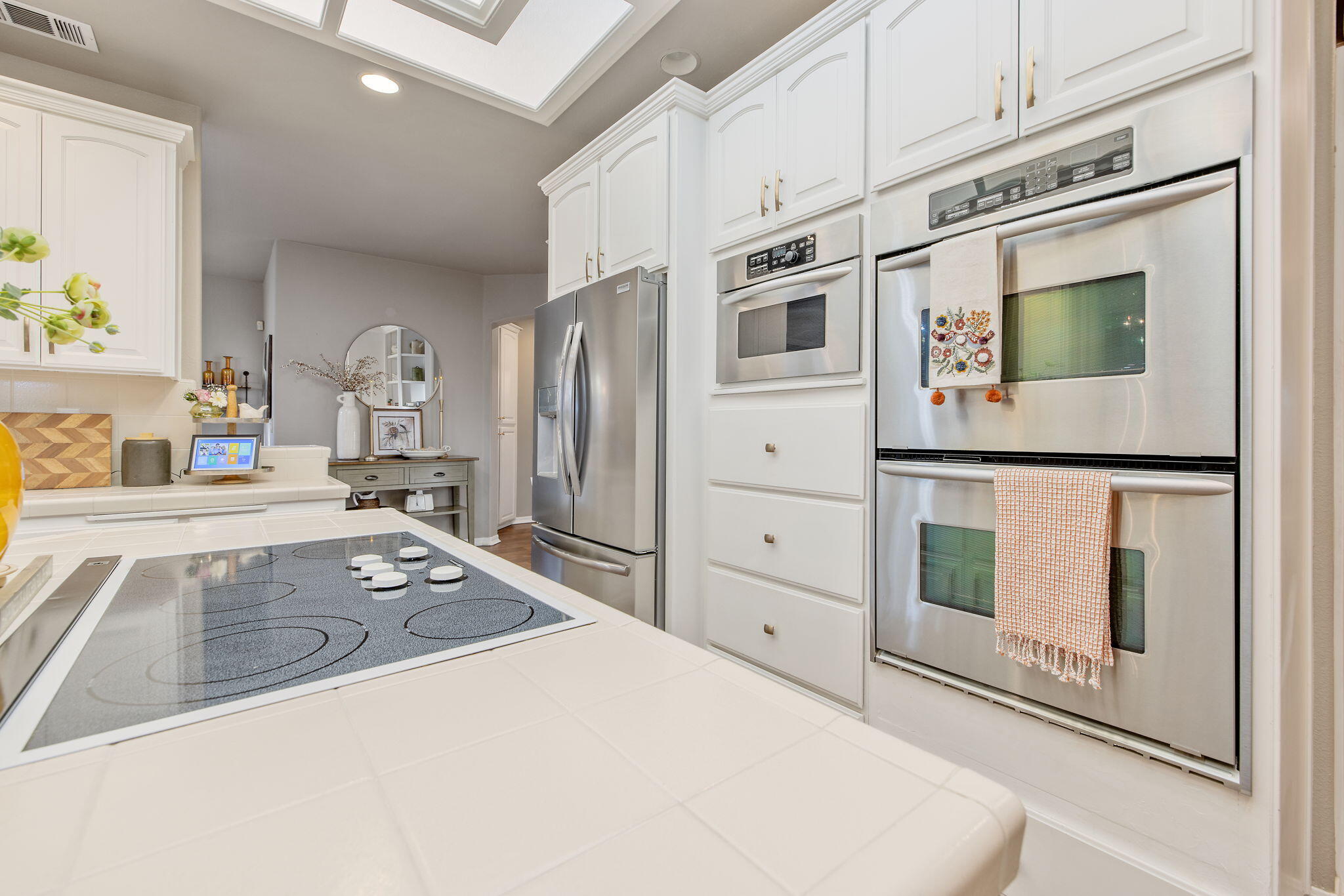 6614 W Vassar Ave, Visalia, CA 93277