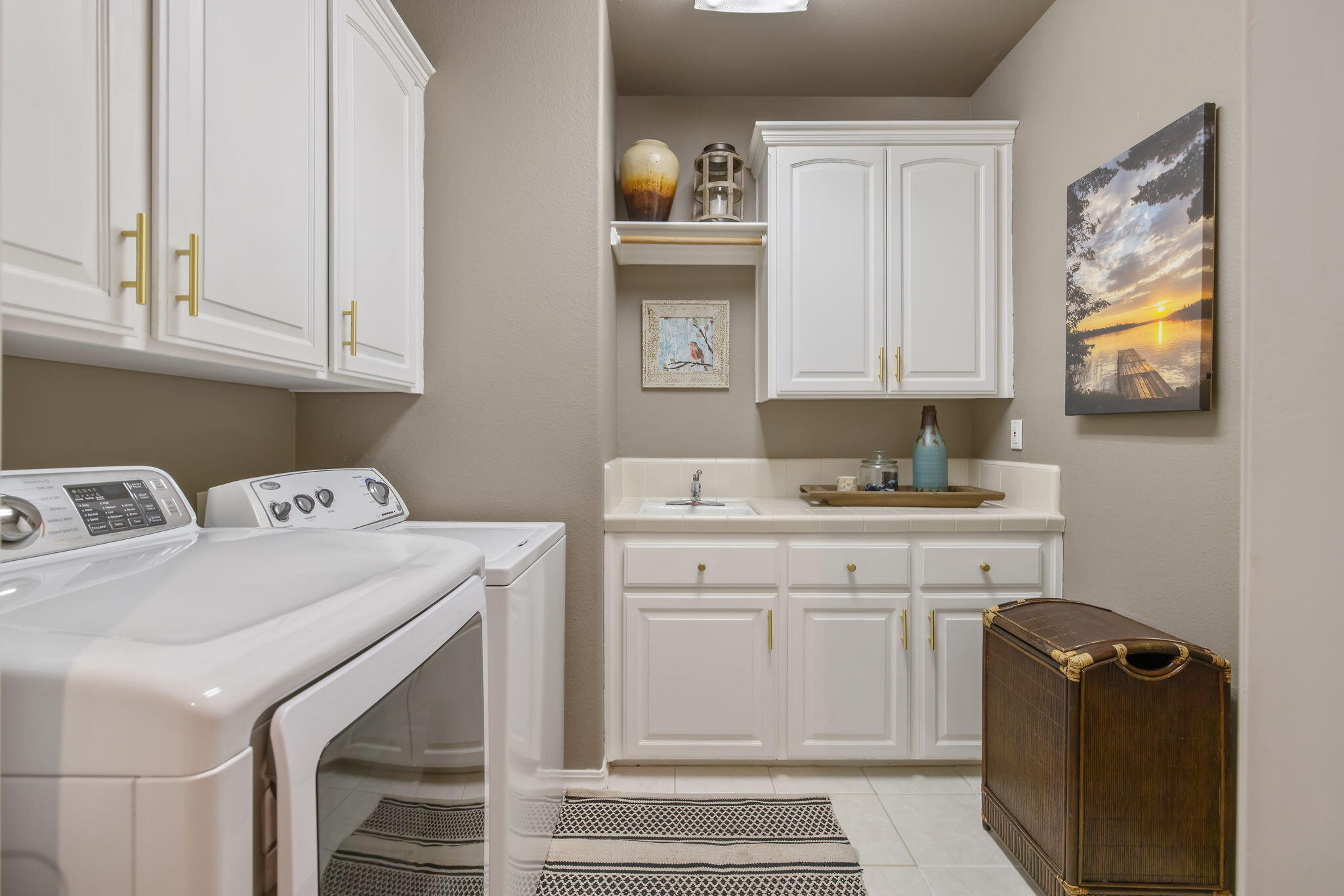 6614 W Vassar Ave, Visalia, CA 93277