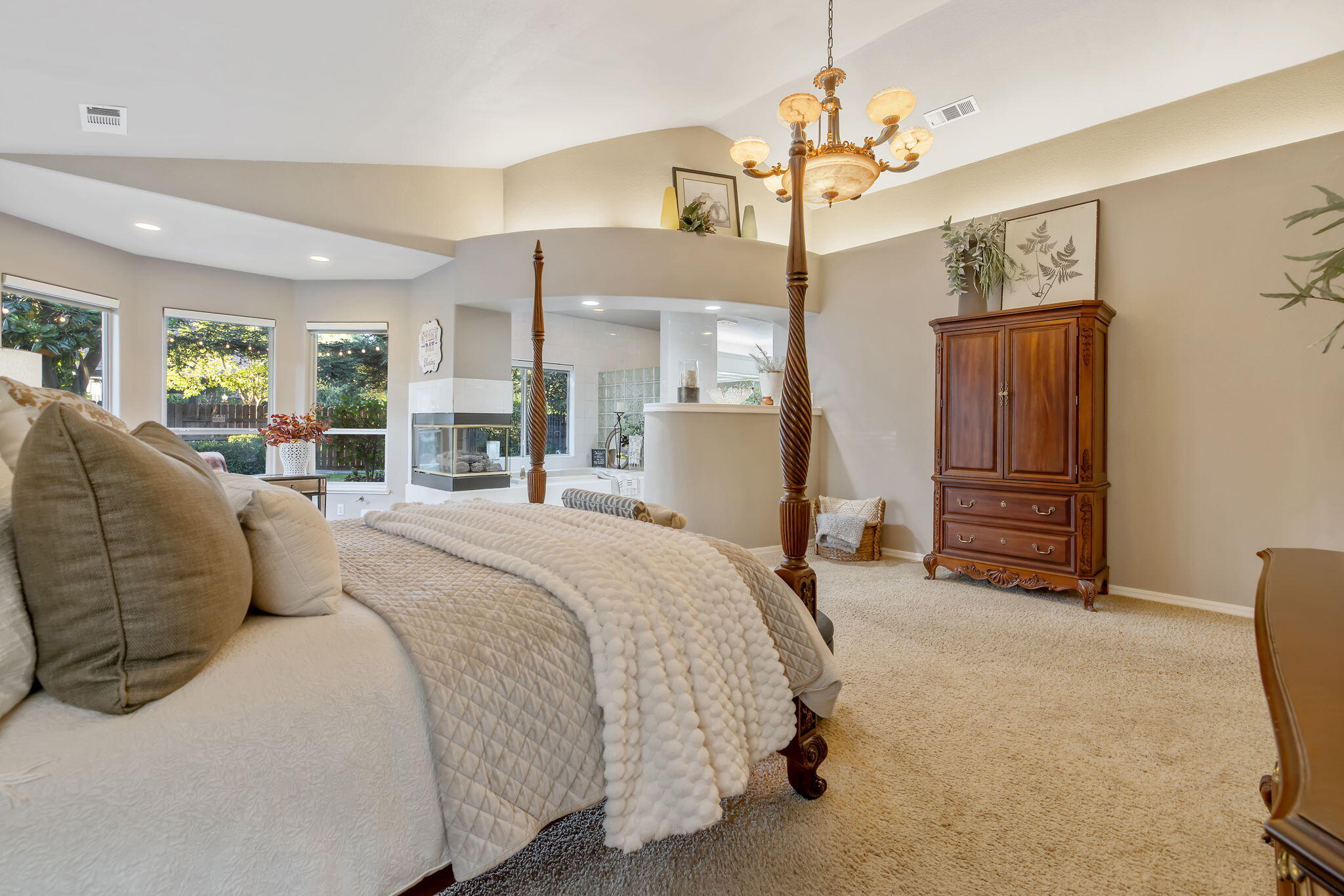 6614 W Vassar Ave, Visalia, CA 93277