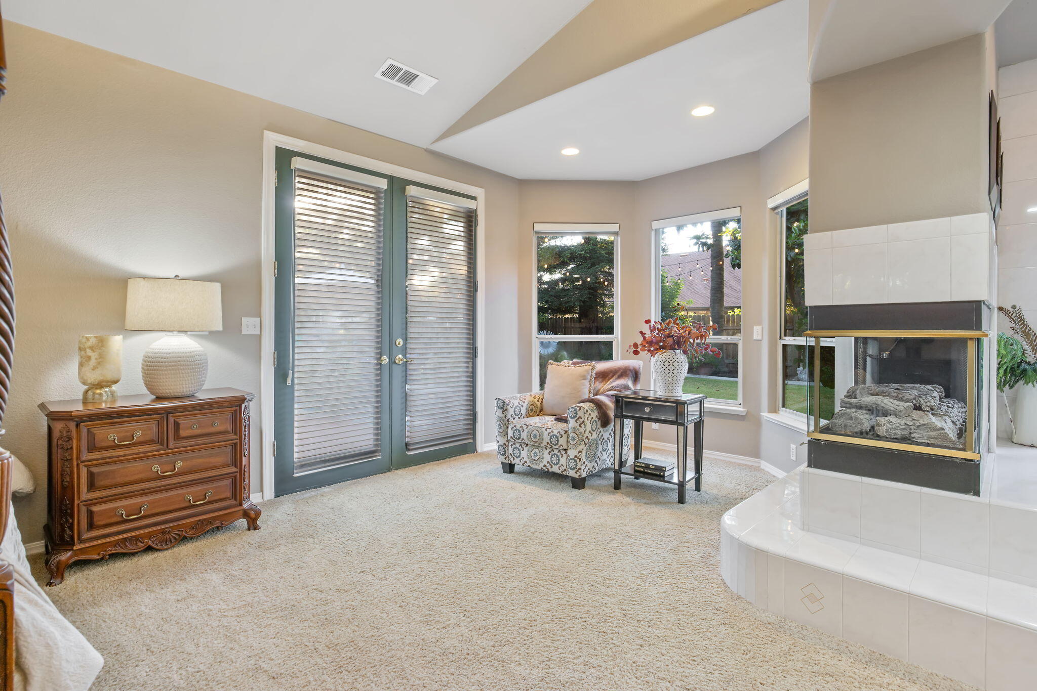 6614 W Vassar Ave, Visalia, CA 93277
