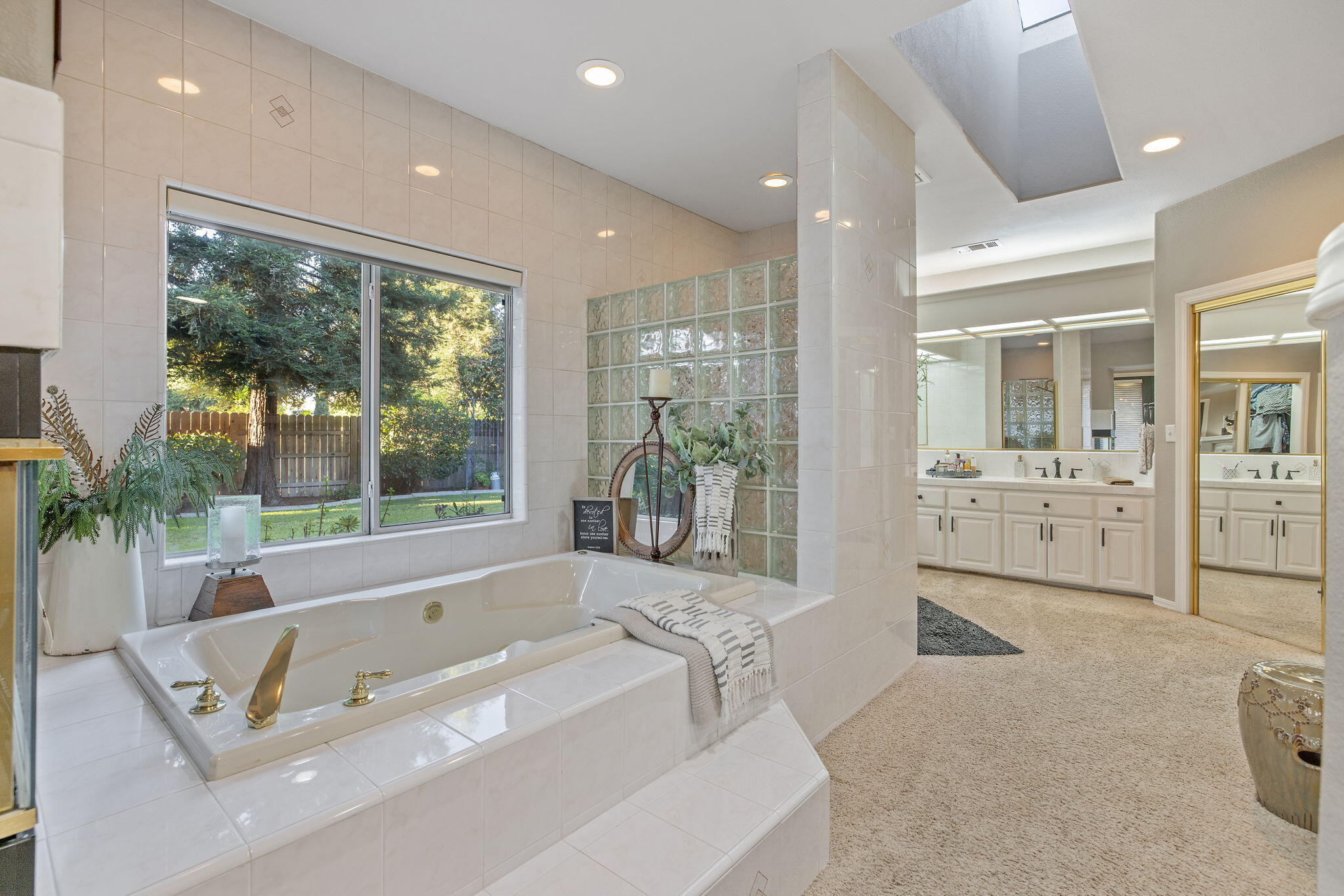 6614 W Vassar Ave, Visalia, CA 93277