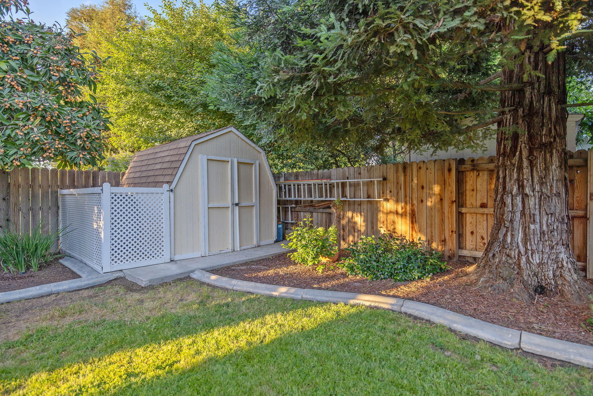 6614 W Vassar Ave, Visalia, CA 93277