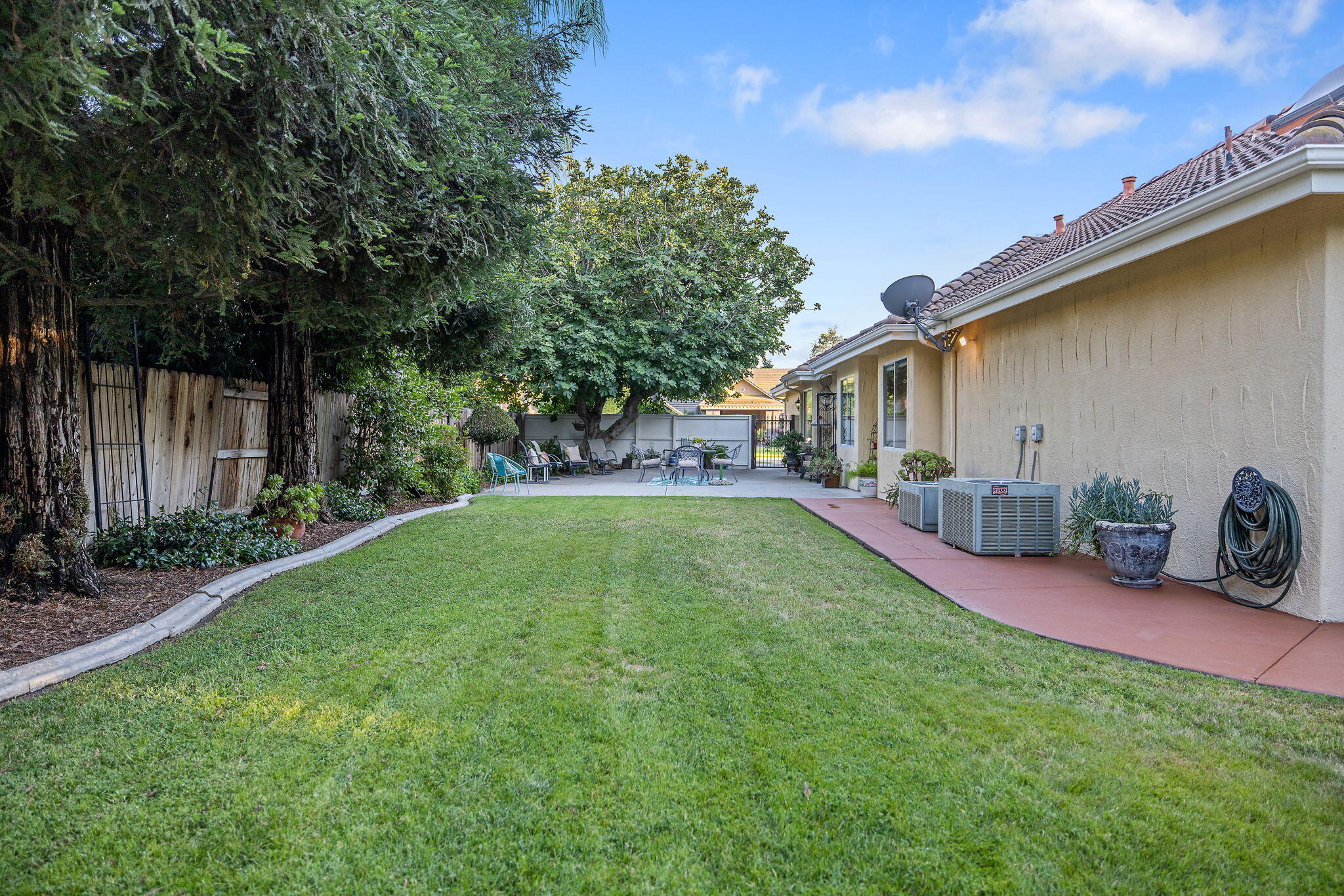 6614 W Vassar Ave, Visalia, CA 93277