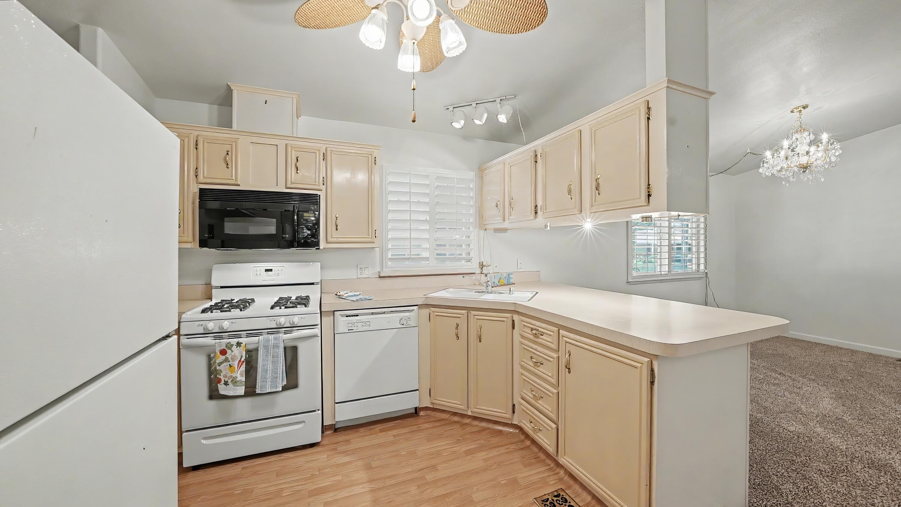 5031 W La Vida Ave ##95, Visalia, CA 93277